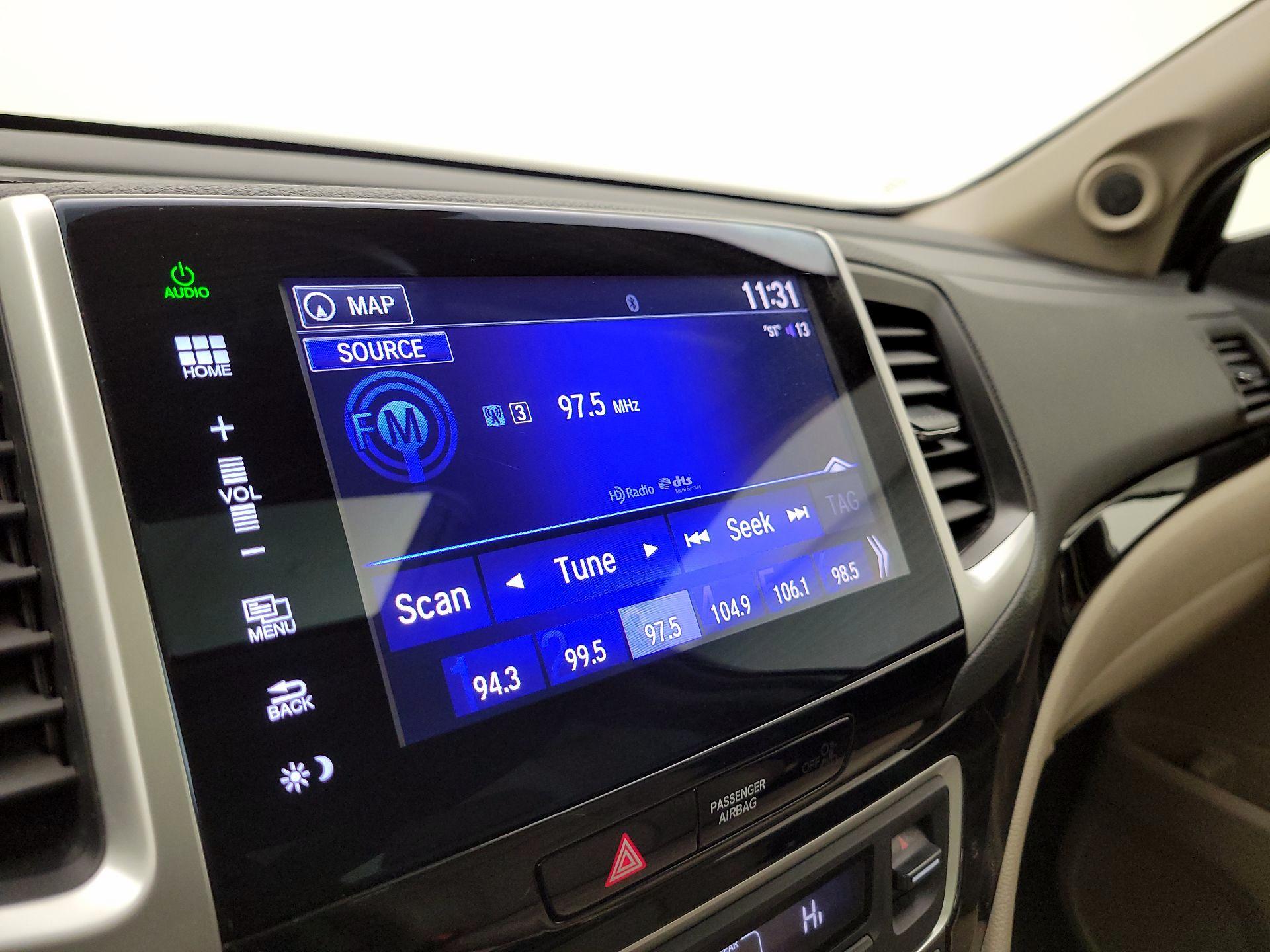 Thumbnail: 2016 Honda Pilot - 16