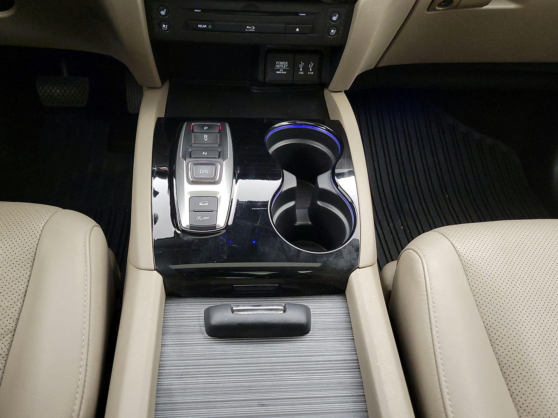 Thumbnail: 2016 Honda Pilot - 18