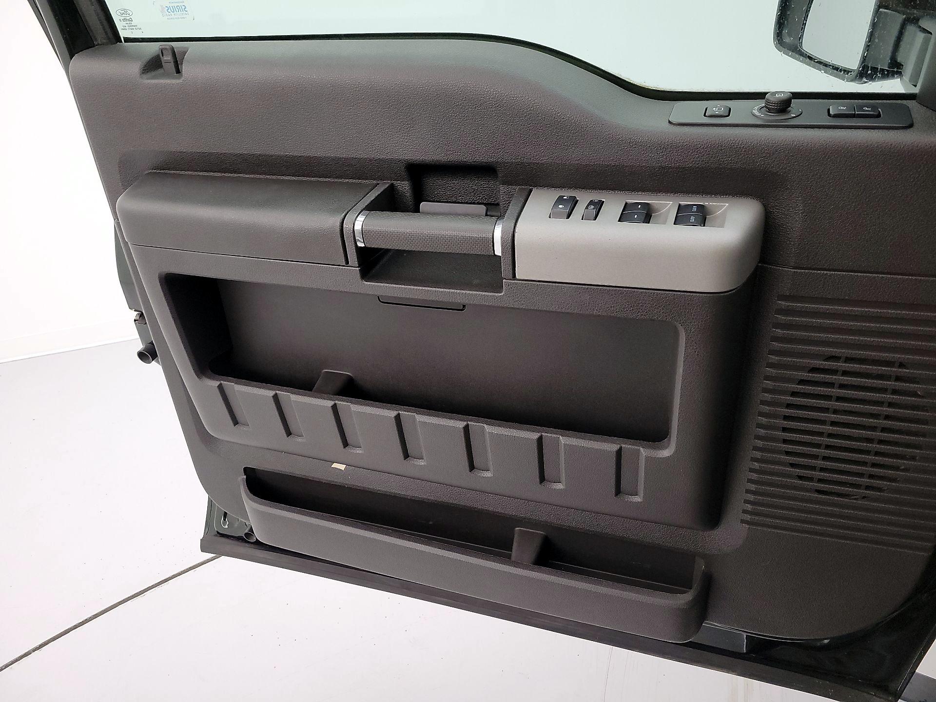 Thumbnail: 2014 Ford F-250 - 12