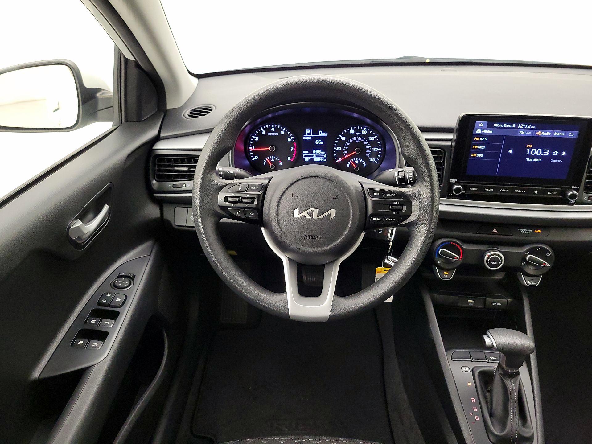 Thumbnail: 2022 Kia Rio - 10