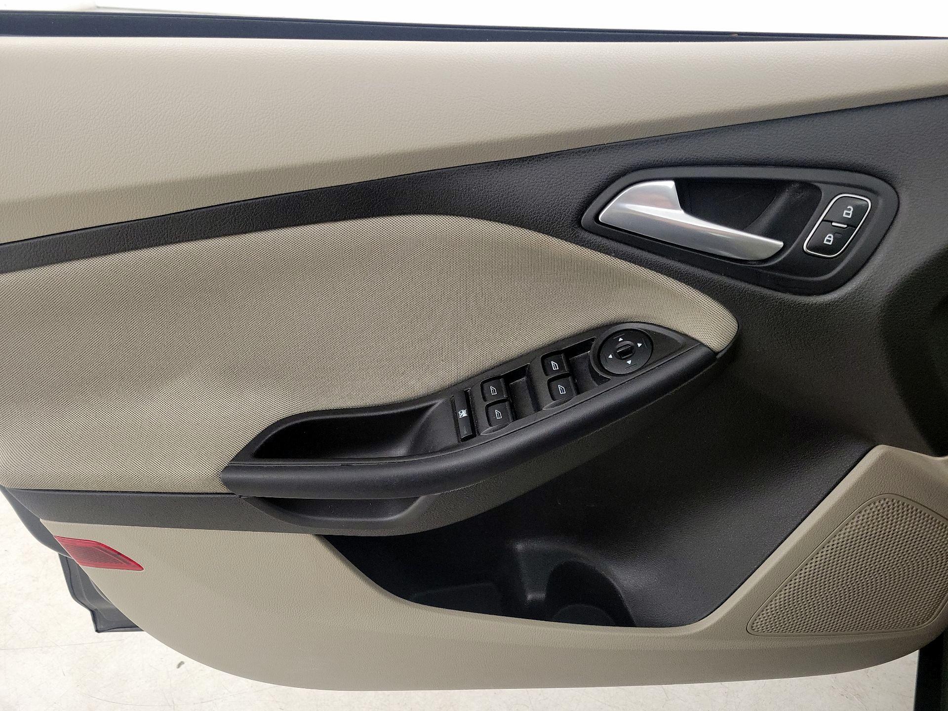 Thumbnail: 2018 Ford Focus - 12