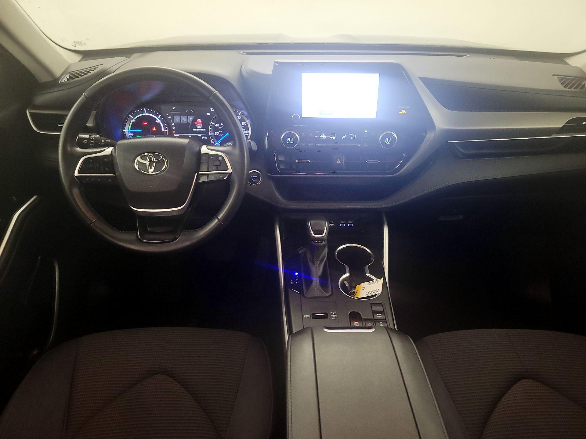 Thumbnail: 2023 Toyota Highlander - 9