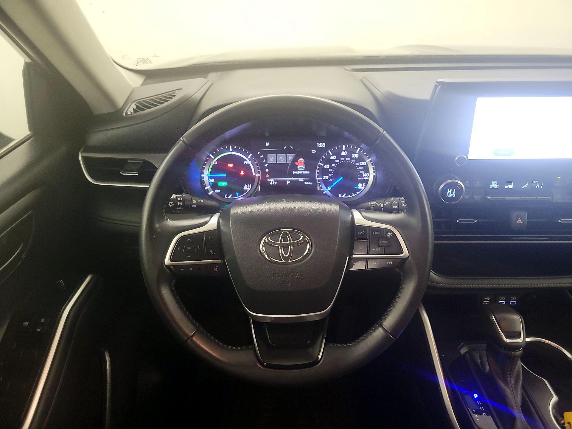 Thumbnail: 2023 Toyota Highlander - 10