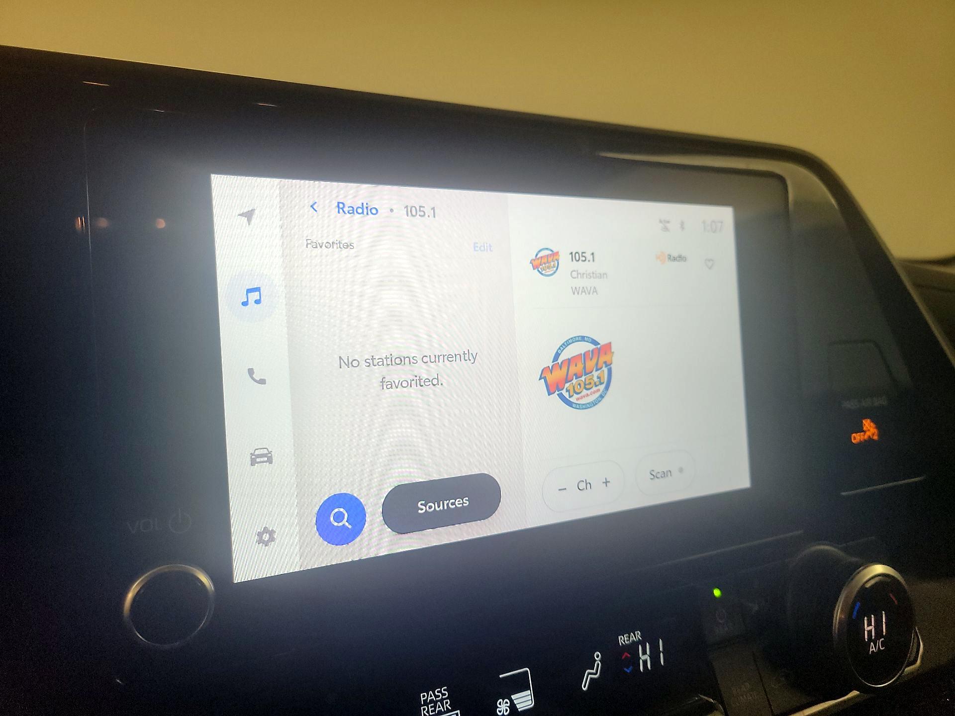 Thumbnail: 2023 Toyota Highlander - 15