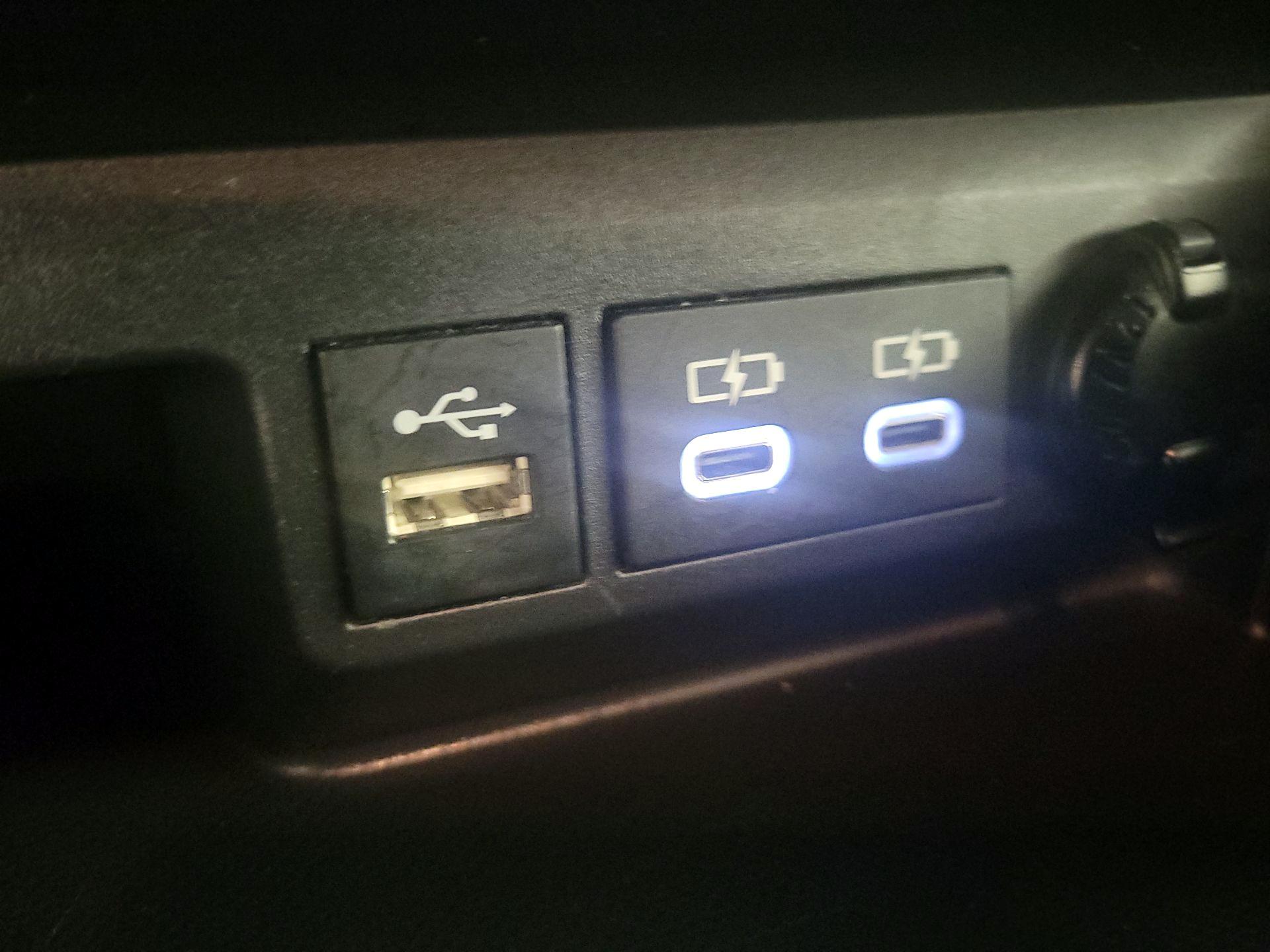 Thumbnail: 2023 Toyota Highlander - 18