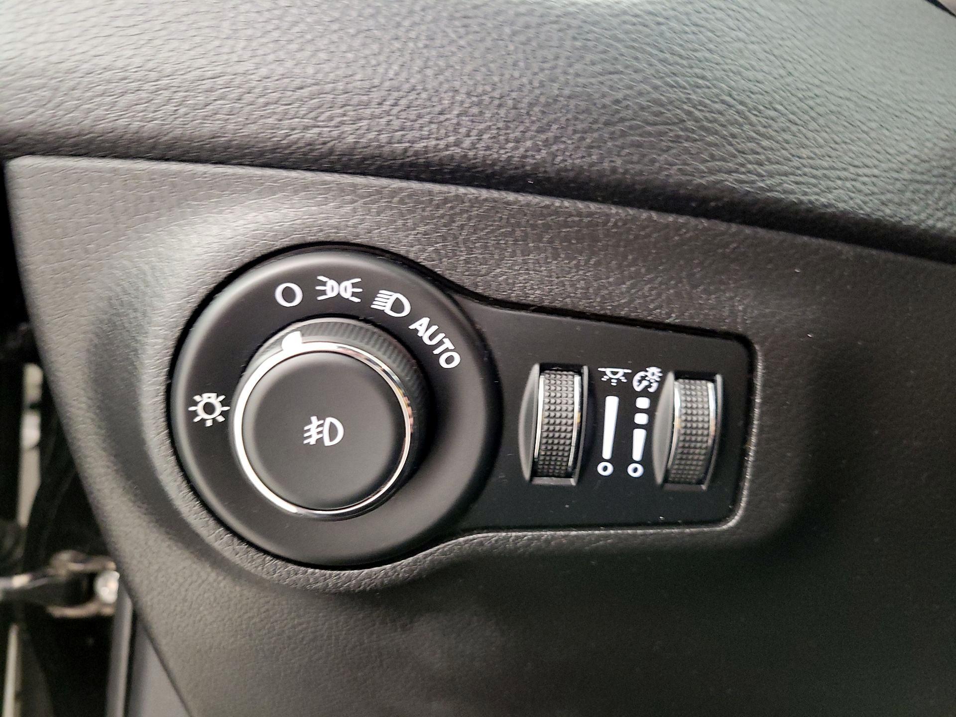 Thumbnail: 2020 Jeep Compass - 13