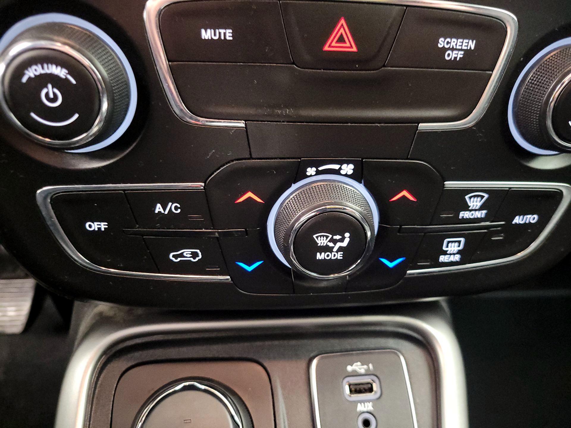 Thumbnail: 2020 Jeep Compass - 16