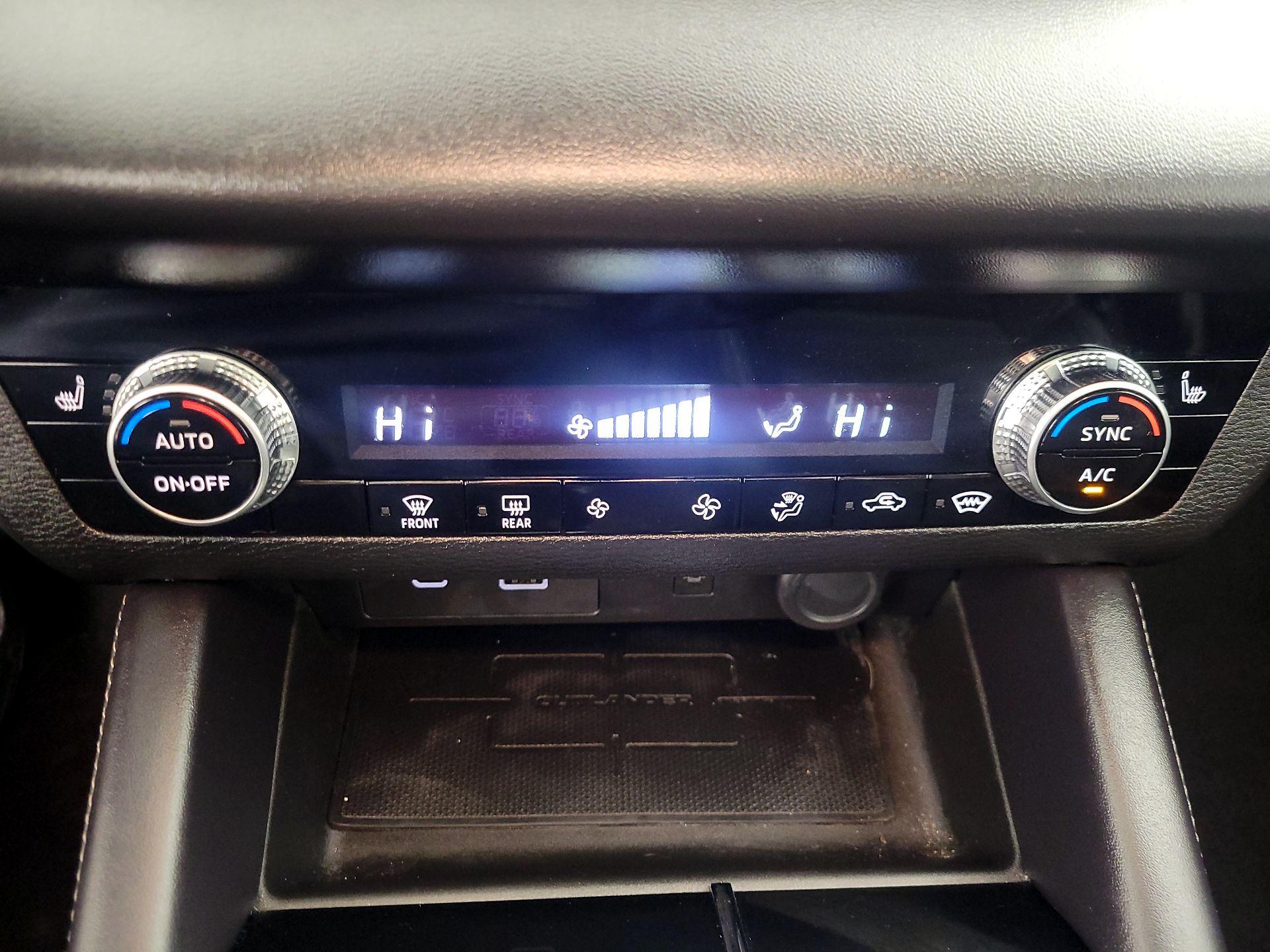 Thumbnail: 2024 Mitsubishi Outlander - 17