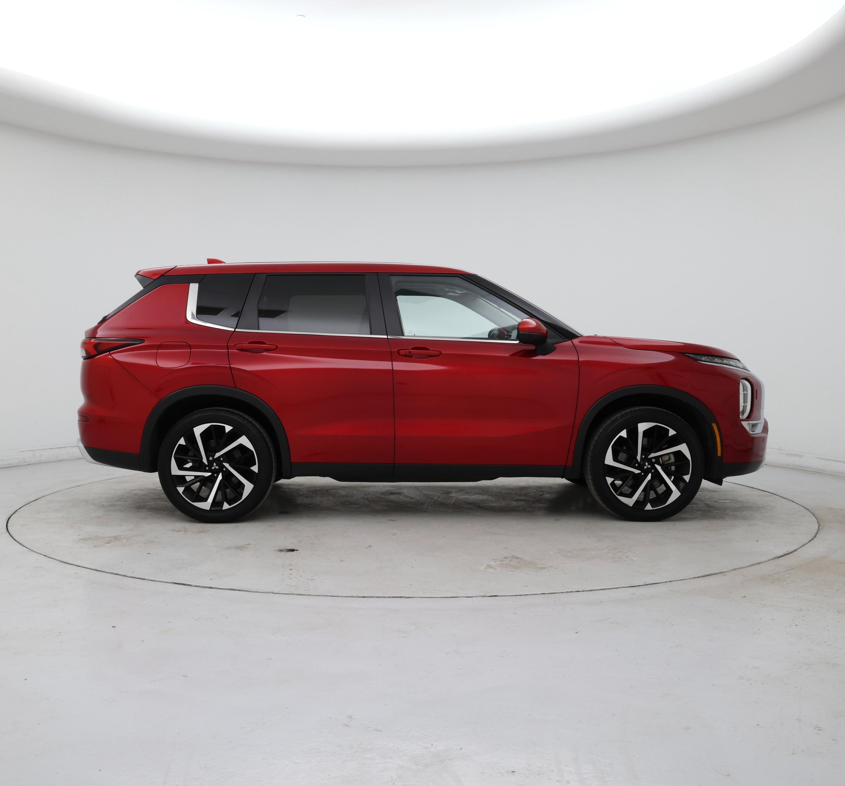 Thumbnail: 2024 Mitsubishi Outlander - 7