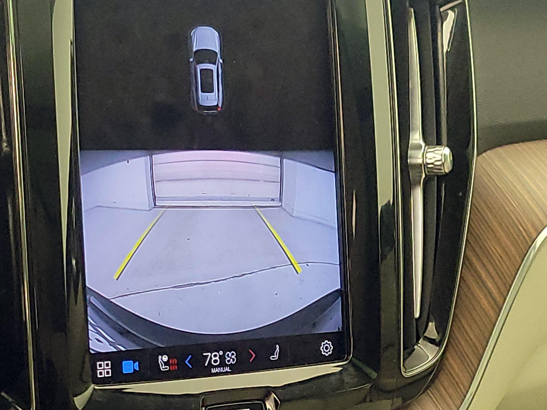 Thumbnail: 2022 Volvo XC60 - 15