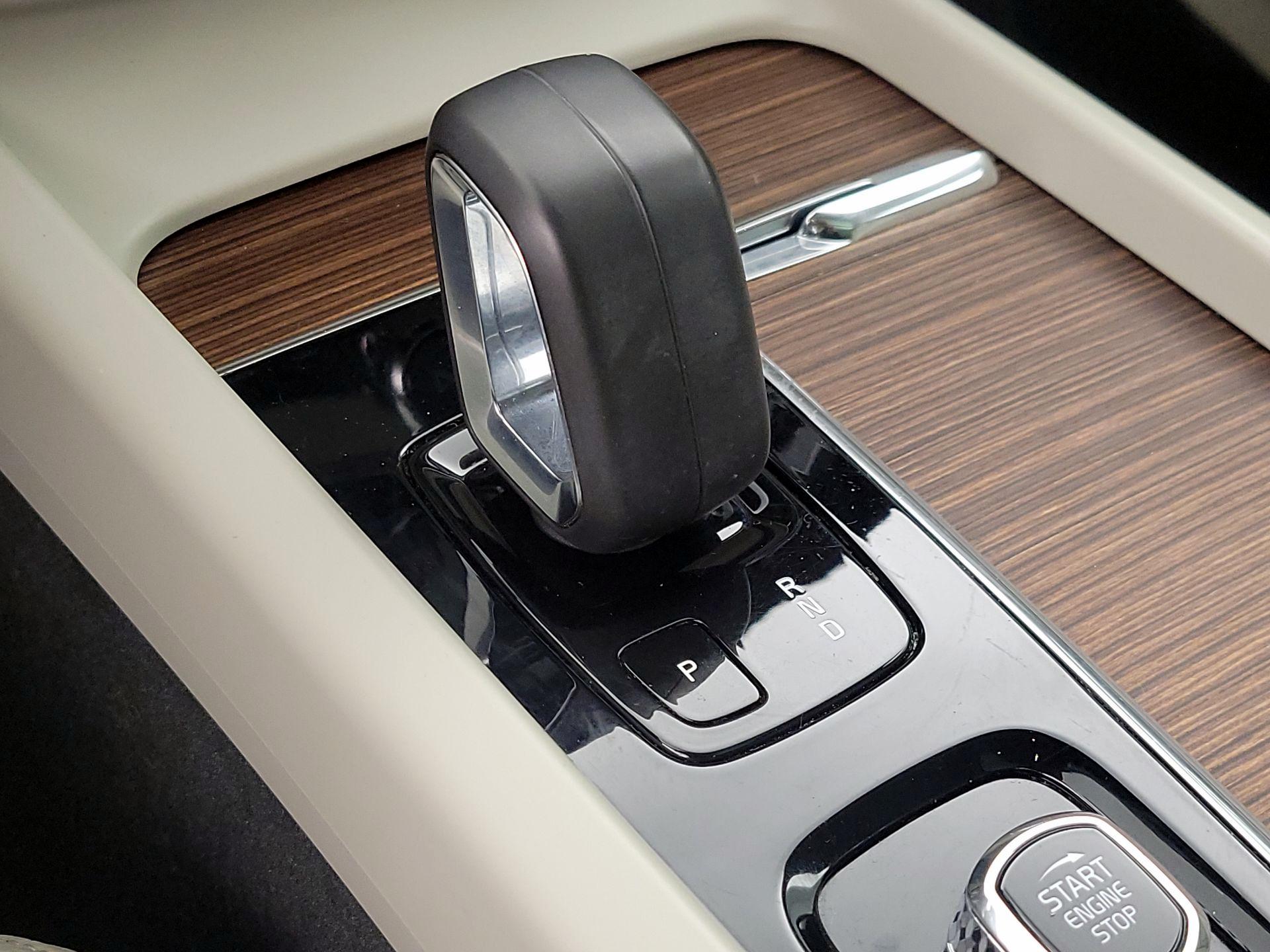 Thumbnail: 2022 Volvo XC60 - 18