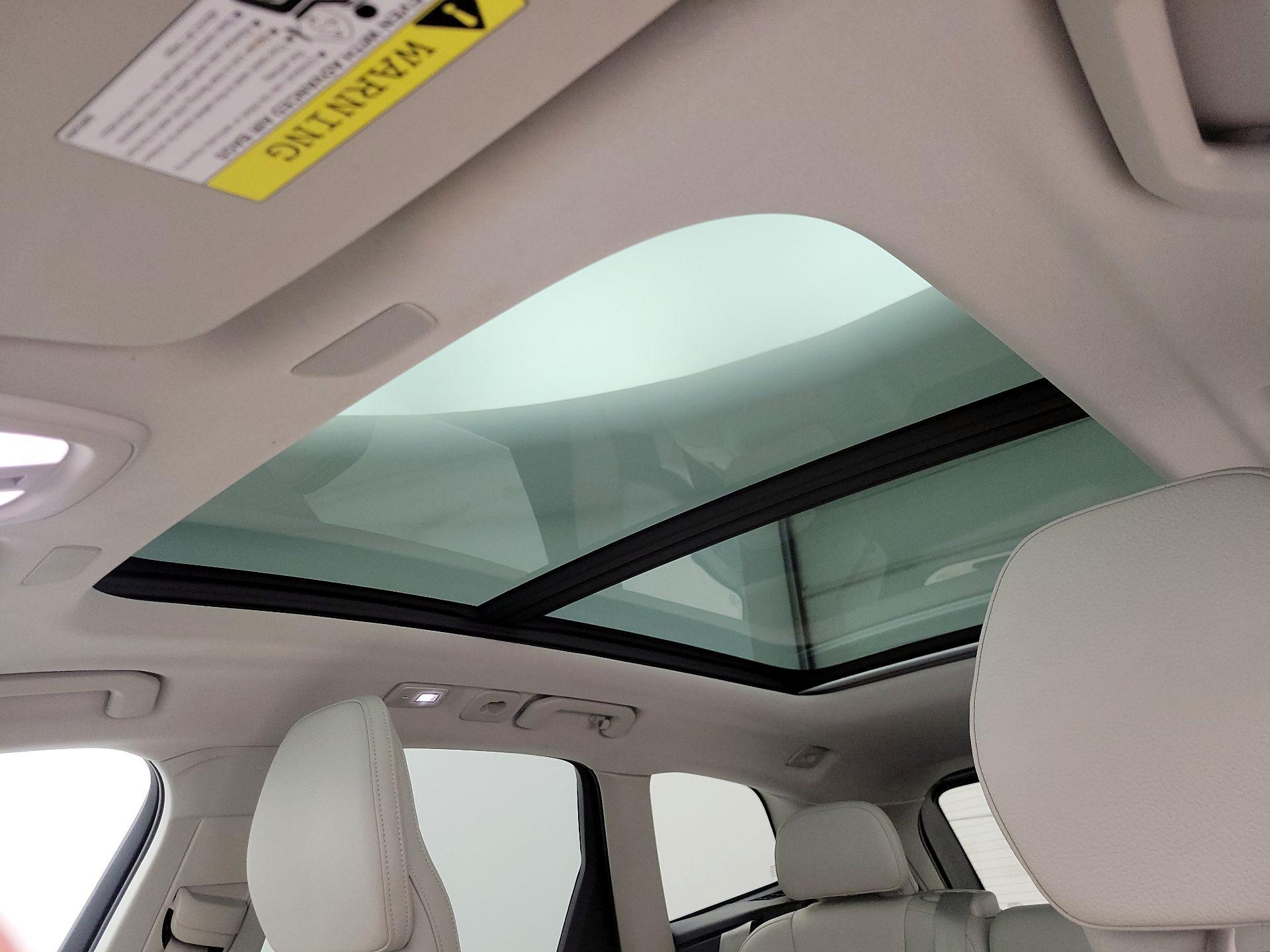 Thumbnail: 2022 Volvo XC60 - 20