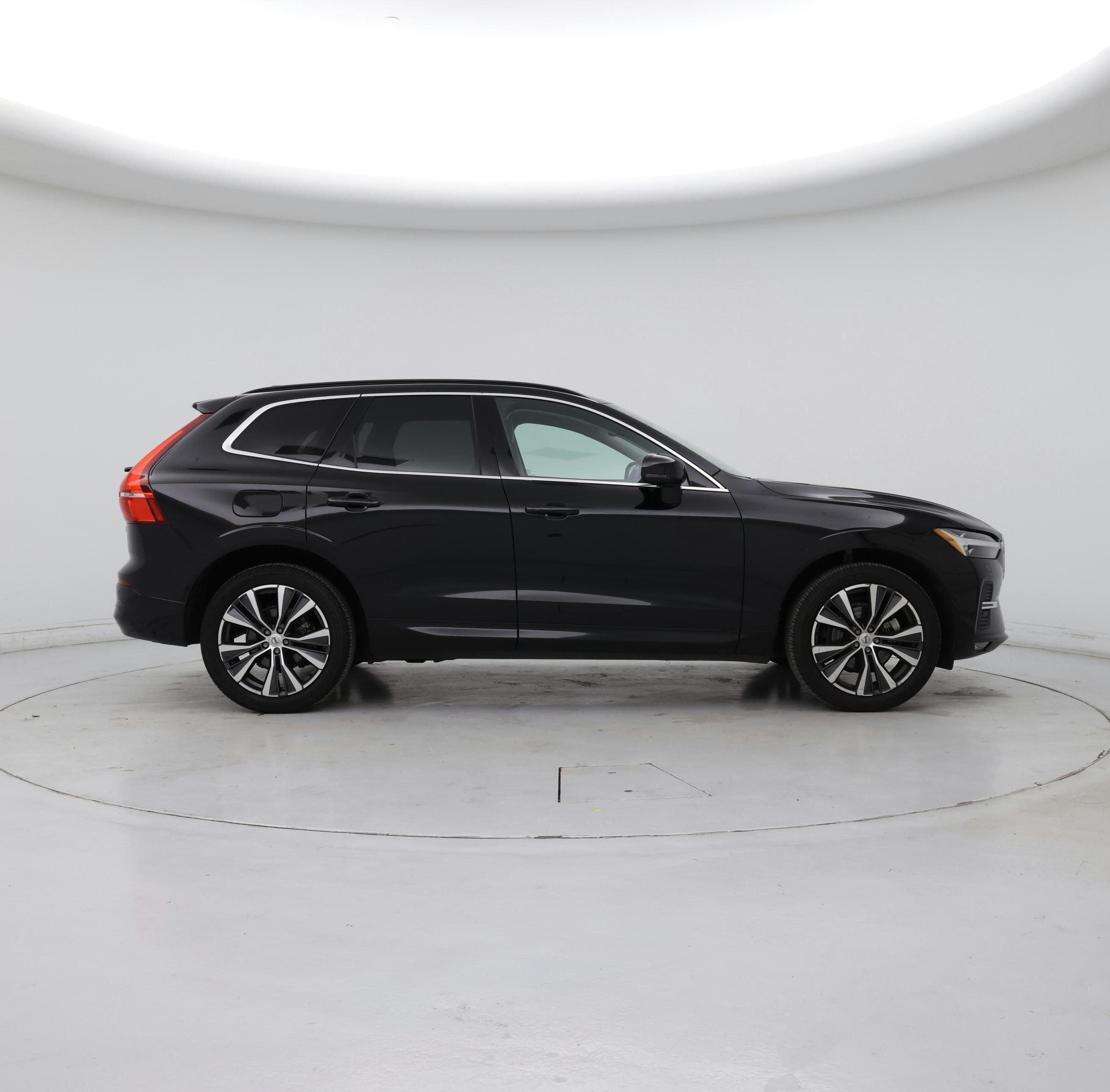 Thumbnail: 2022 Volvo XC60 - 7