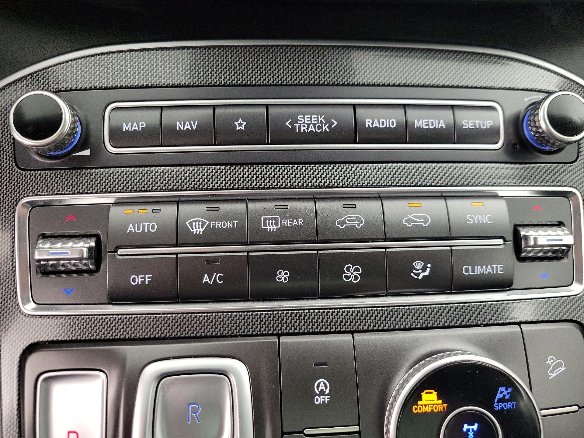 Thumbnail: 2021 Hyundai Santa Fe - 17