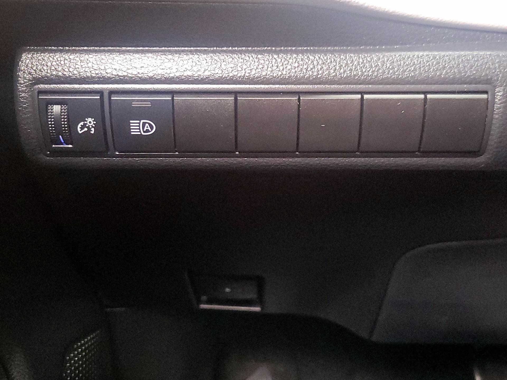 Thumbnail: 2022 Toyota Corolla - 13