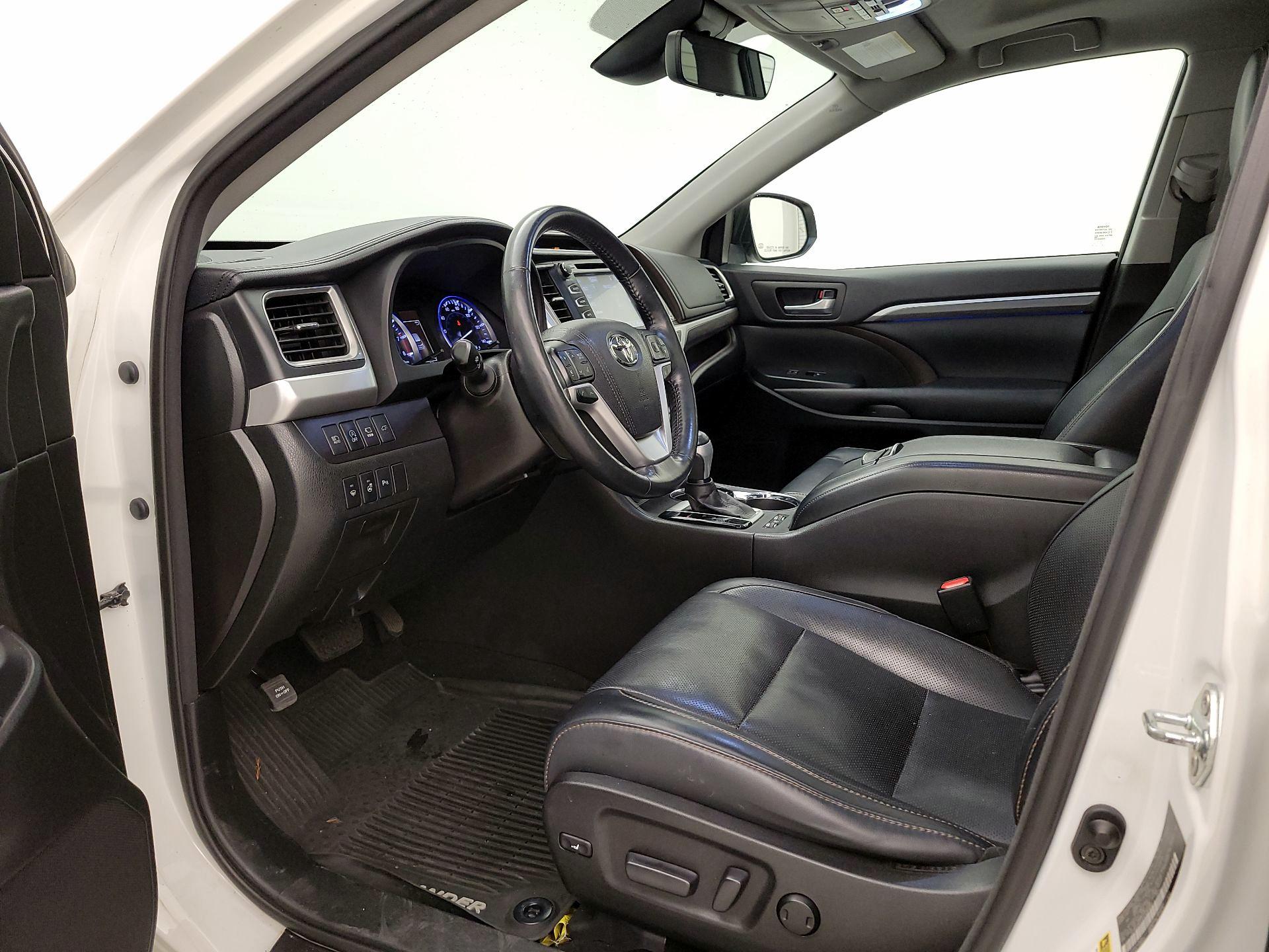 Thumbnail: 2018 Toyota Highlander - 11