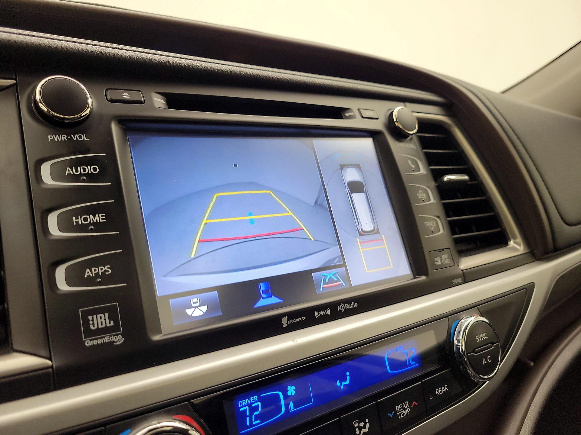 Thumbnail: 2018 Toyota Highlander - 14