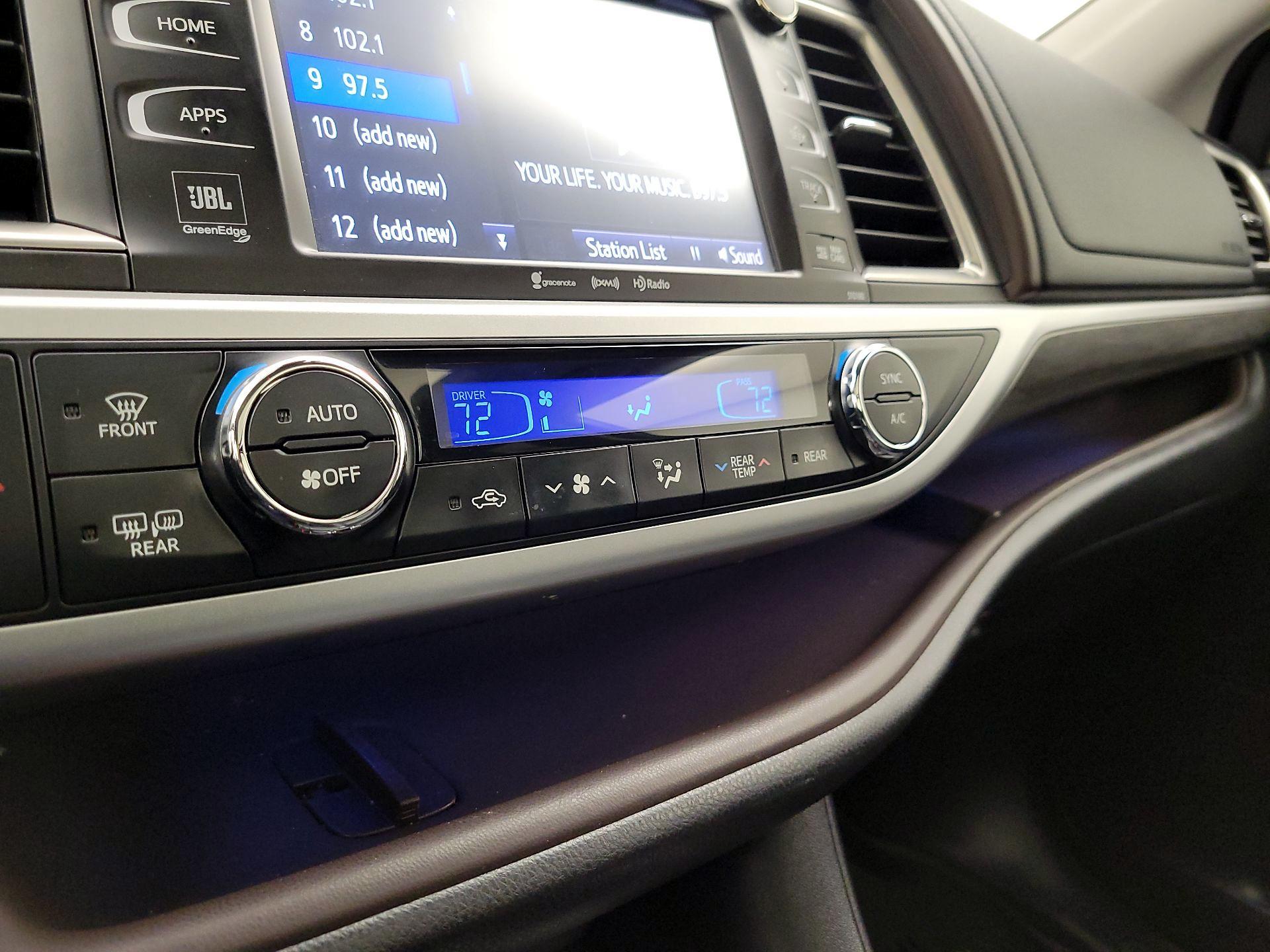 Thumbnail: 2018 Toyota Highlander - 16