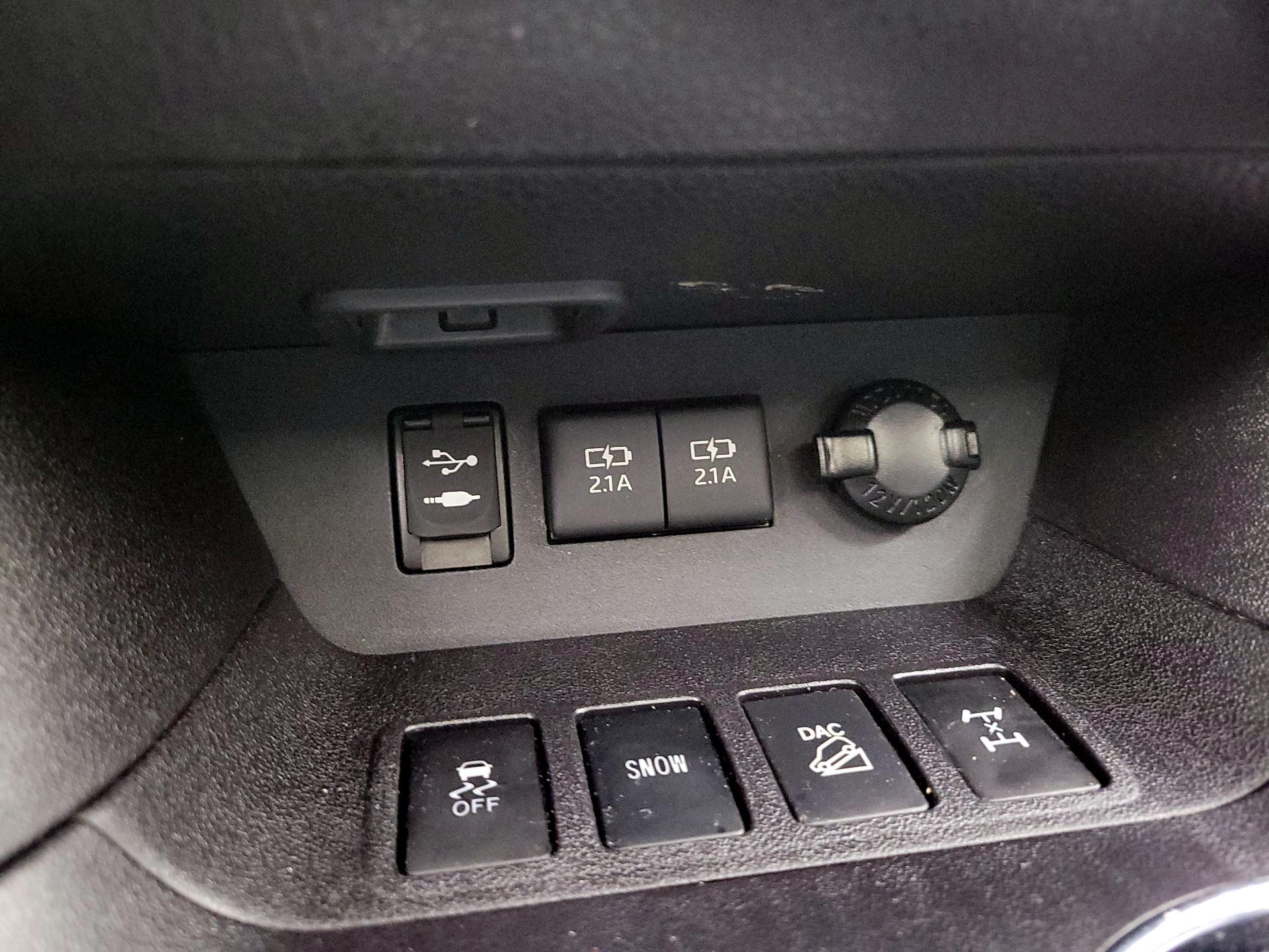 Thumbnail: 2018 Toyota Highlander - 18