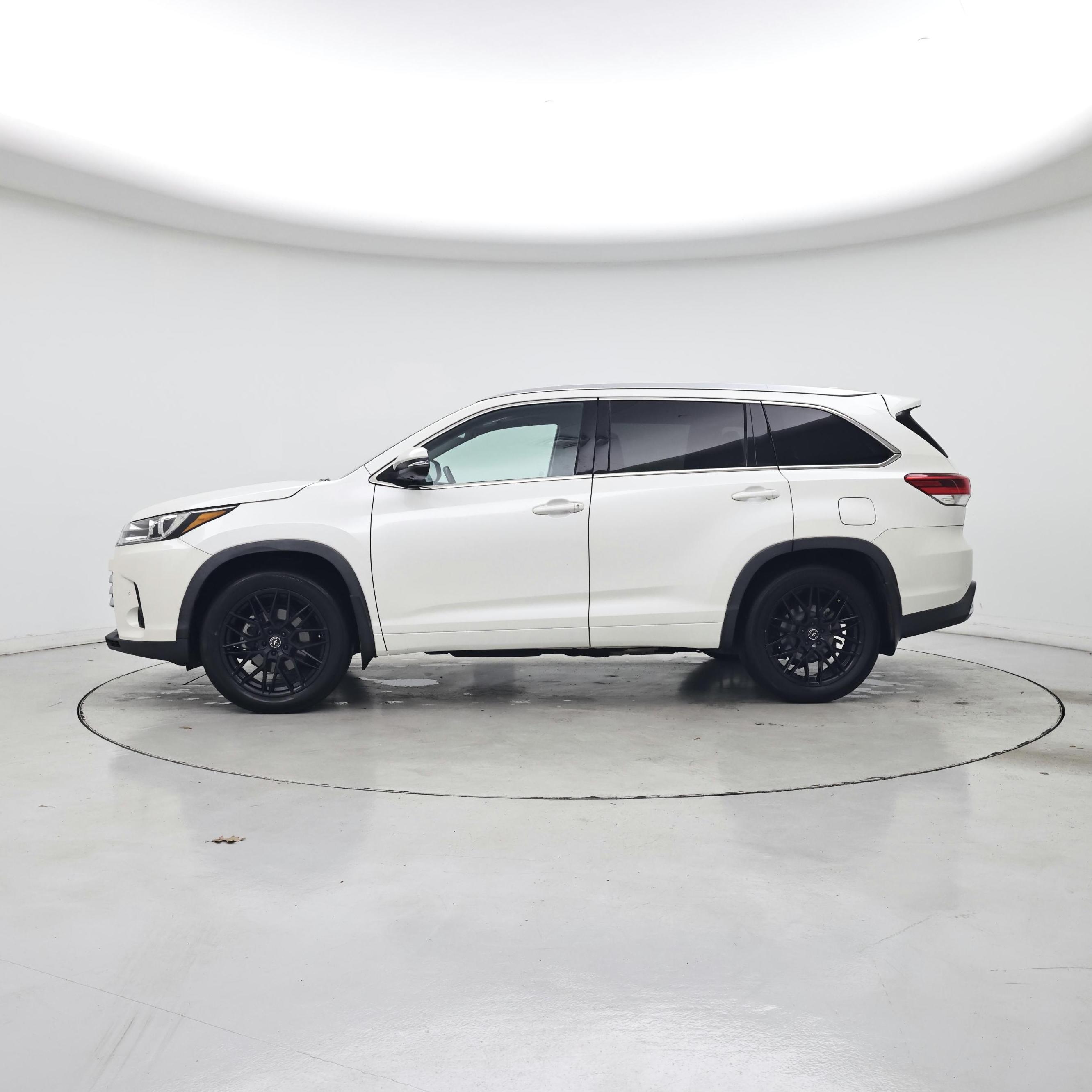 Thumbnail: 2018 Toyota Highlander - 3