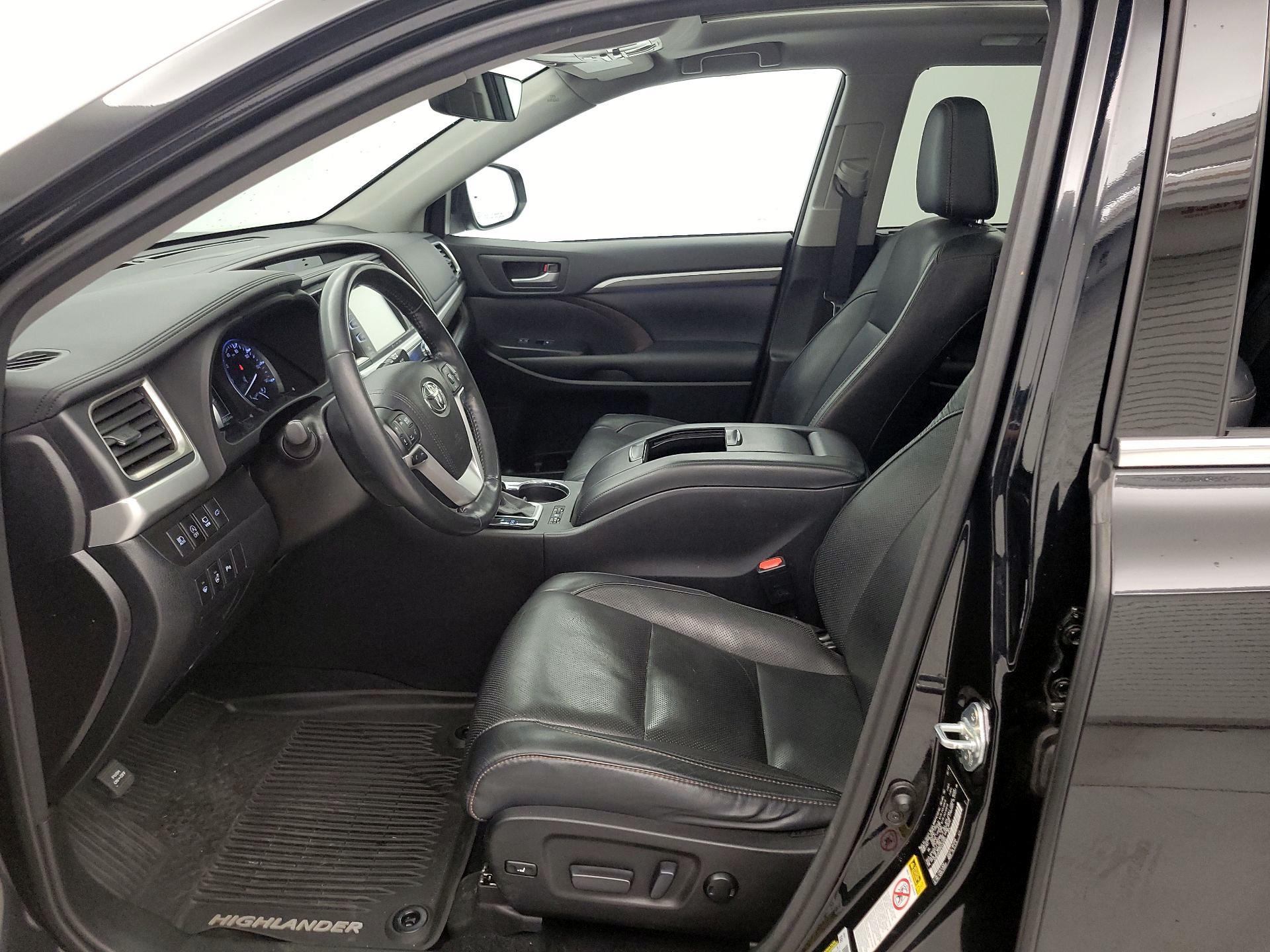 Thumbnail: 2017 Toyota Highlander - 11