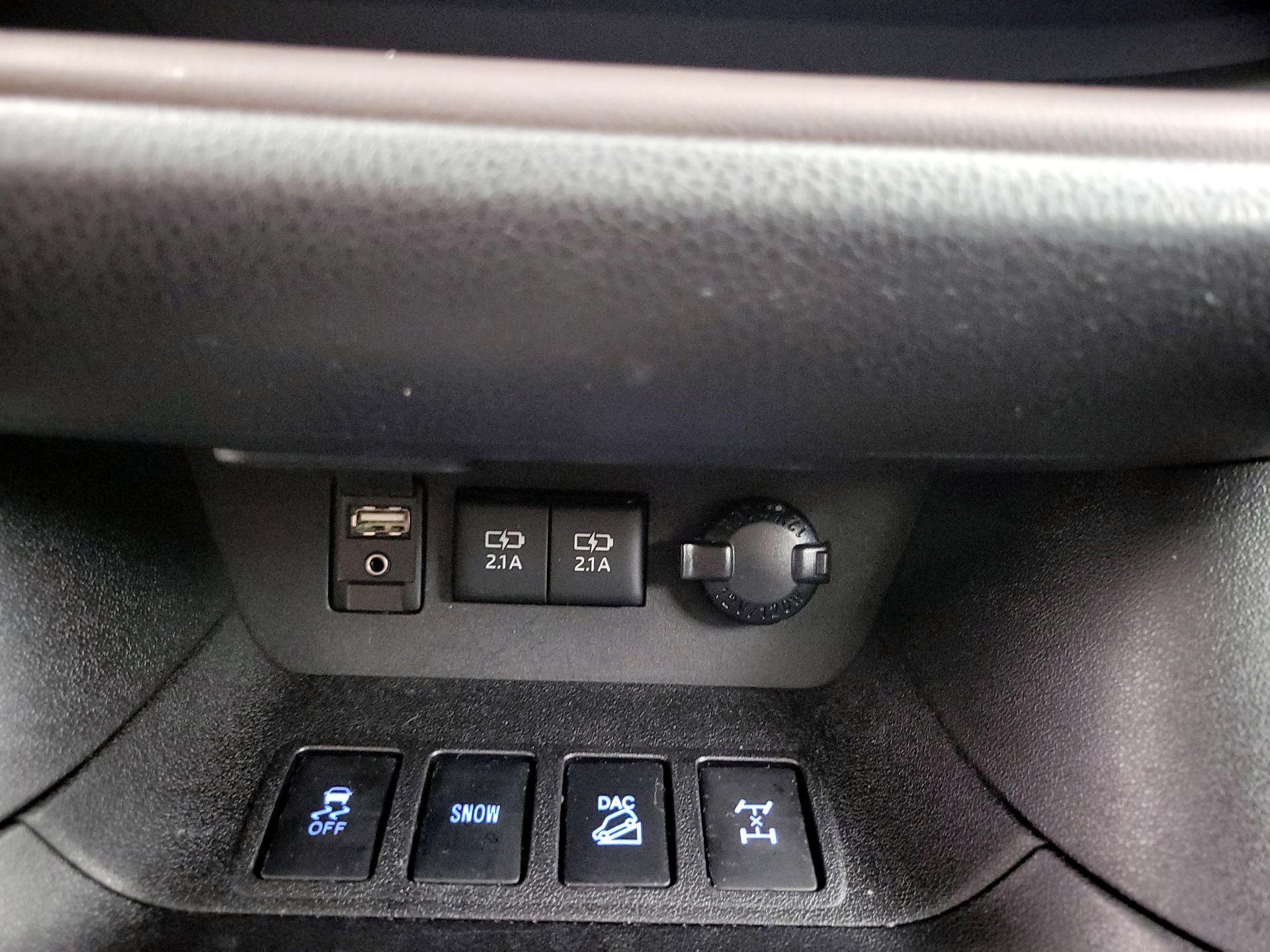 Thumbnail: 2017 Toyota Highlander - 19