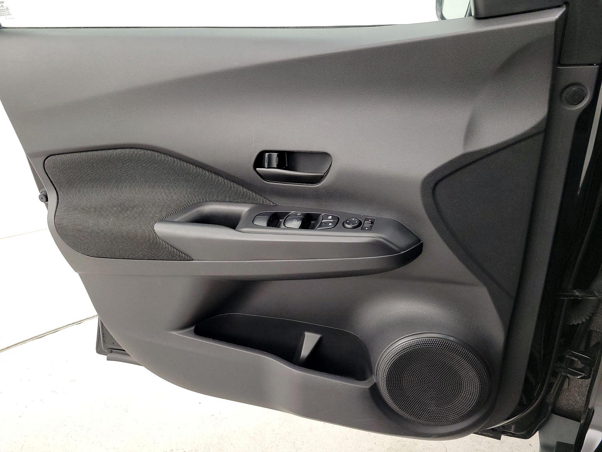 Thumbnail: 2020 Nissan Kicks - 12