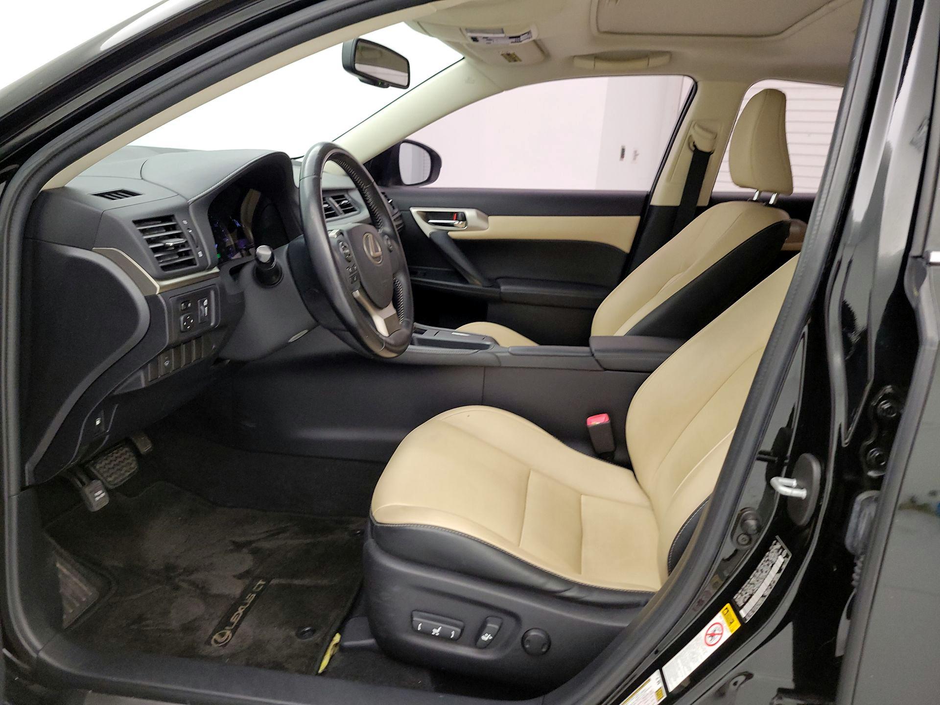 Thumbnail: 2015 Lexus CT - 11