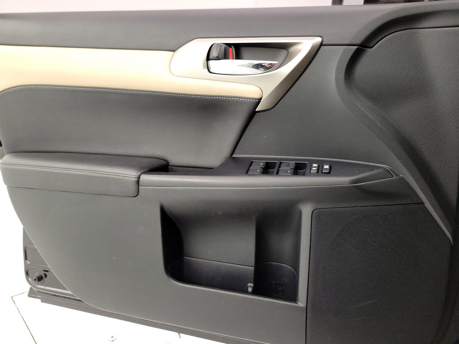 Thumbnail: 2015 Lexus CT - 12