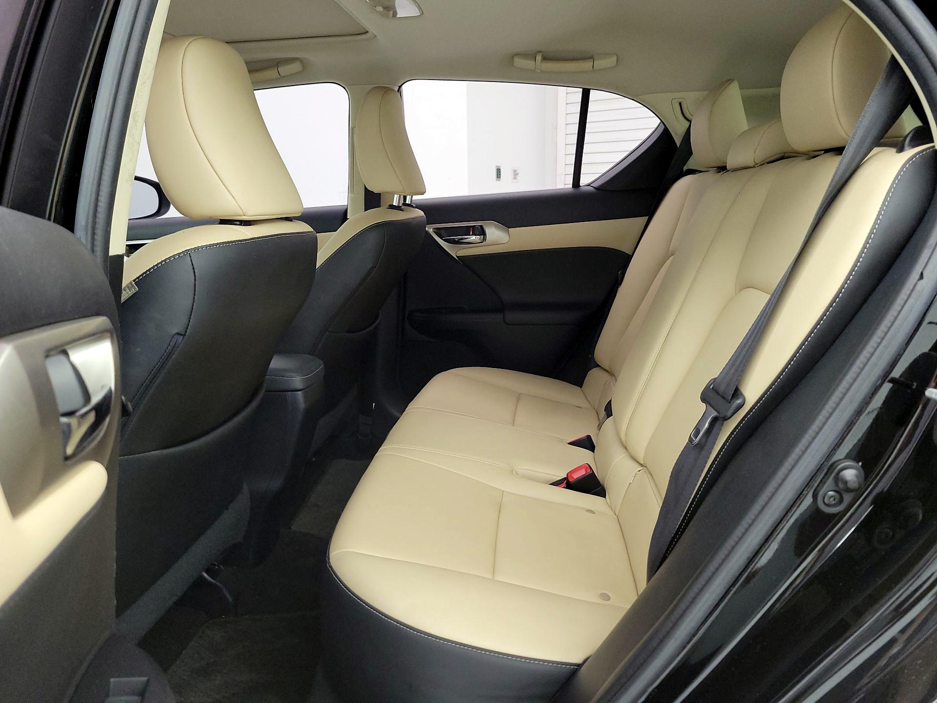 Thumbnail: 2015 Lexus CT - 20