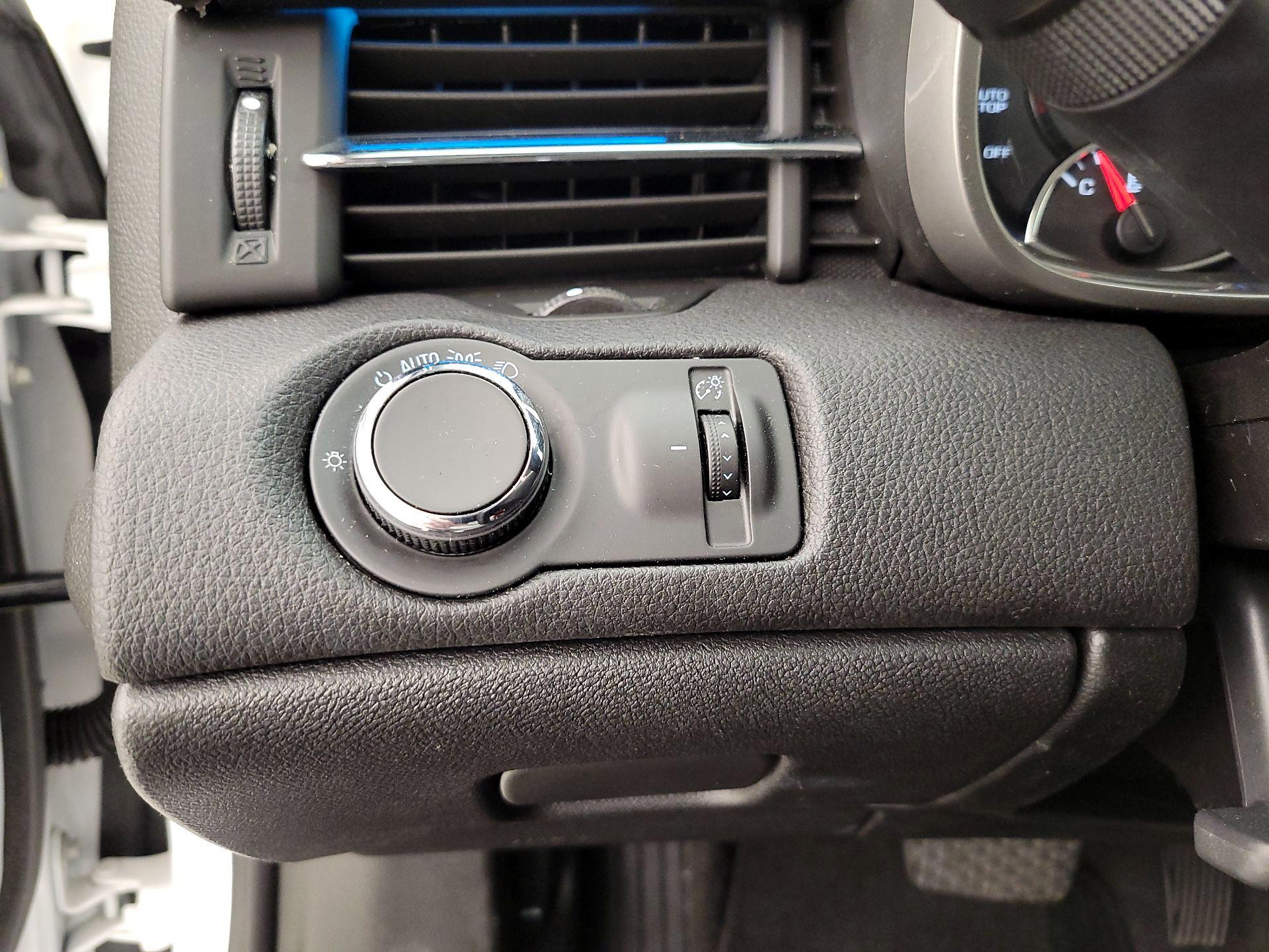 Thumbnail: 2016 Chevrolet Malibu - 13