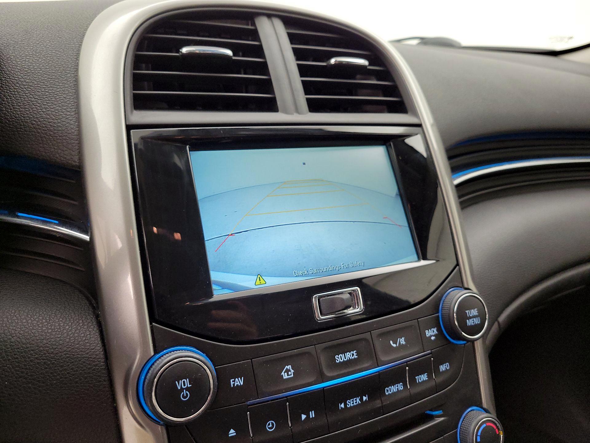 Thumbnail: 2016 Chevrolet Malibu - 14