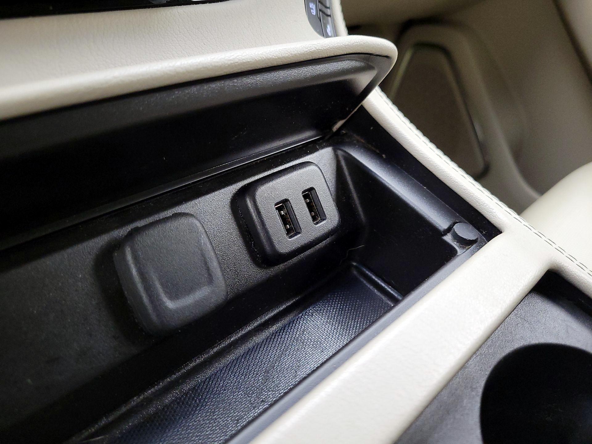 Thumbnail: 2016 GMC Yukon XL - 19