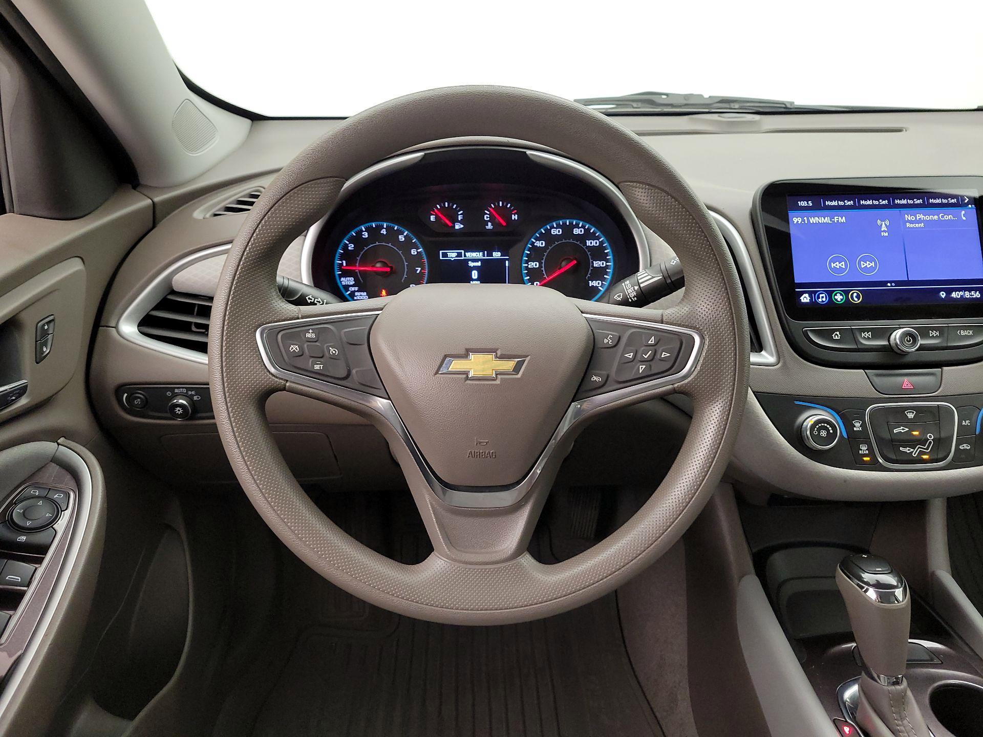 Thumbnail: 2019 Chevrolet Malibu - 10