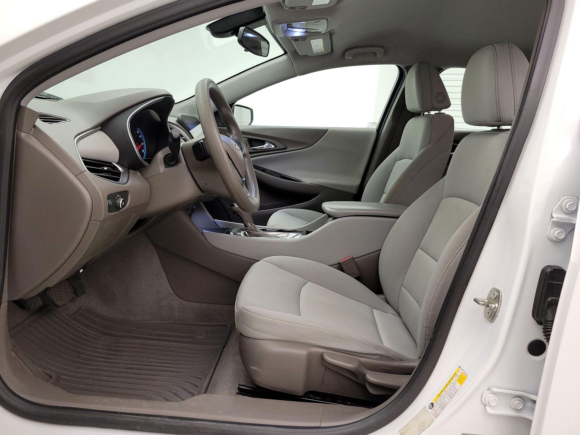 Thumbnail: 2019 Chevrolet Malibu - 11