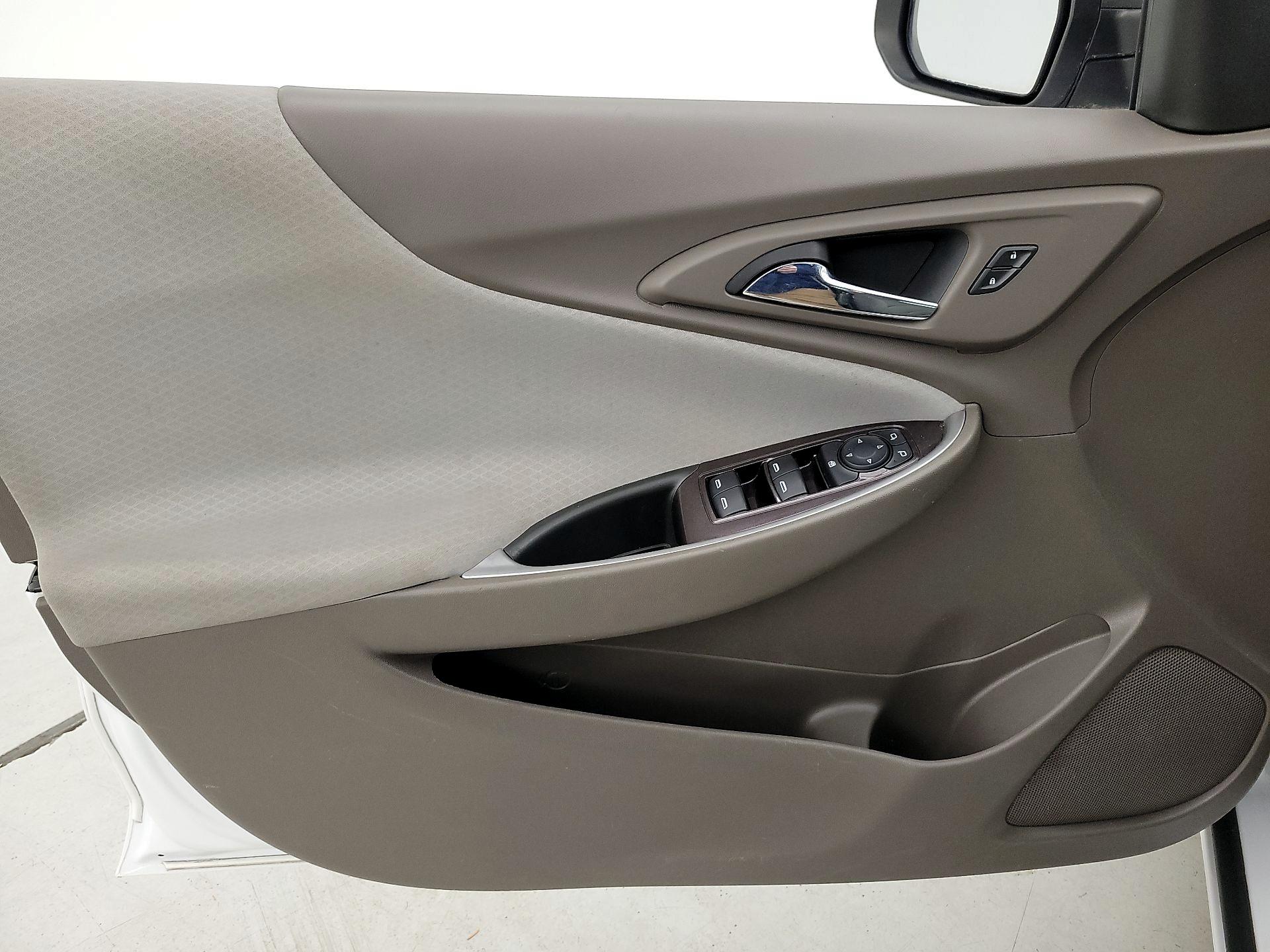 Thumbnail: 2019 Chevrolet Malibu - 12