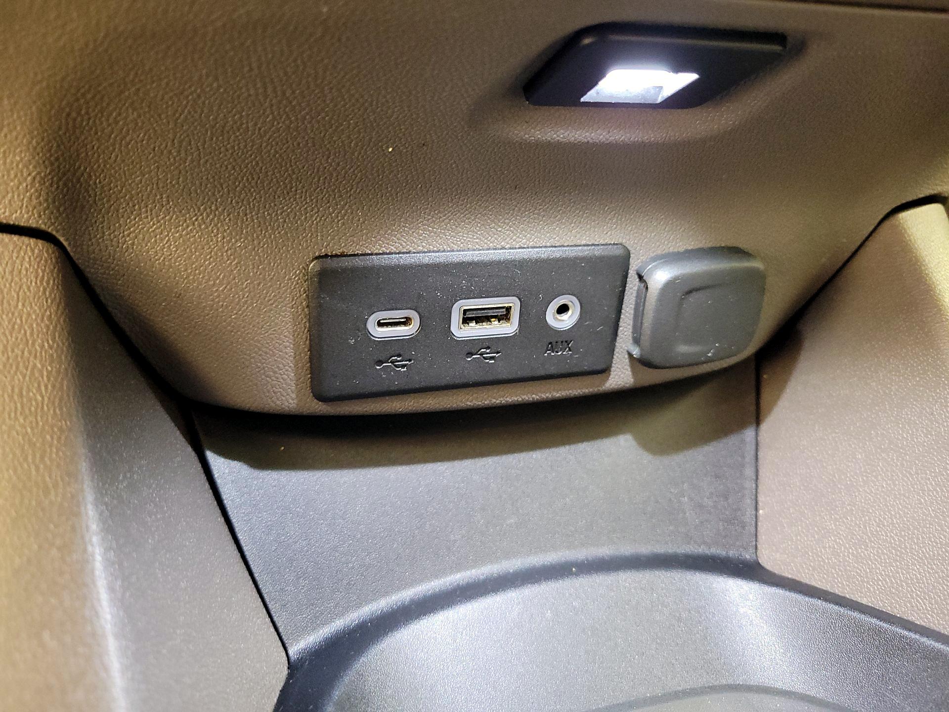 Thumbnail: 2019 Chevrolet Malibu - 18