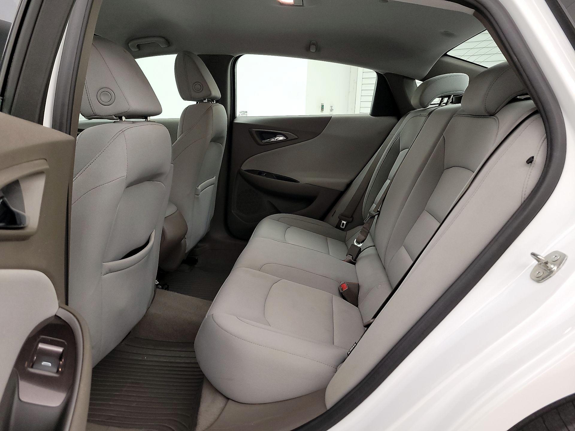 Thumbnail: 2019 Chevrolet Malibu - 19