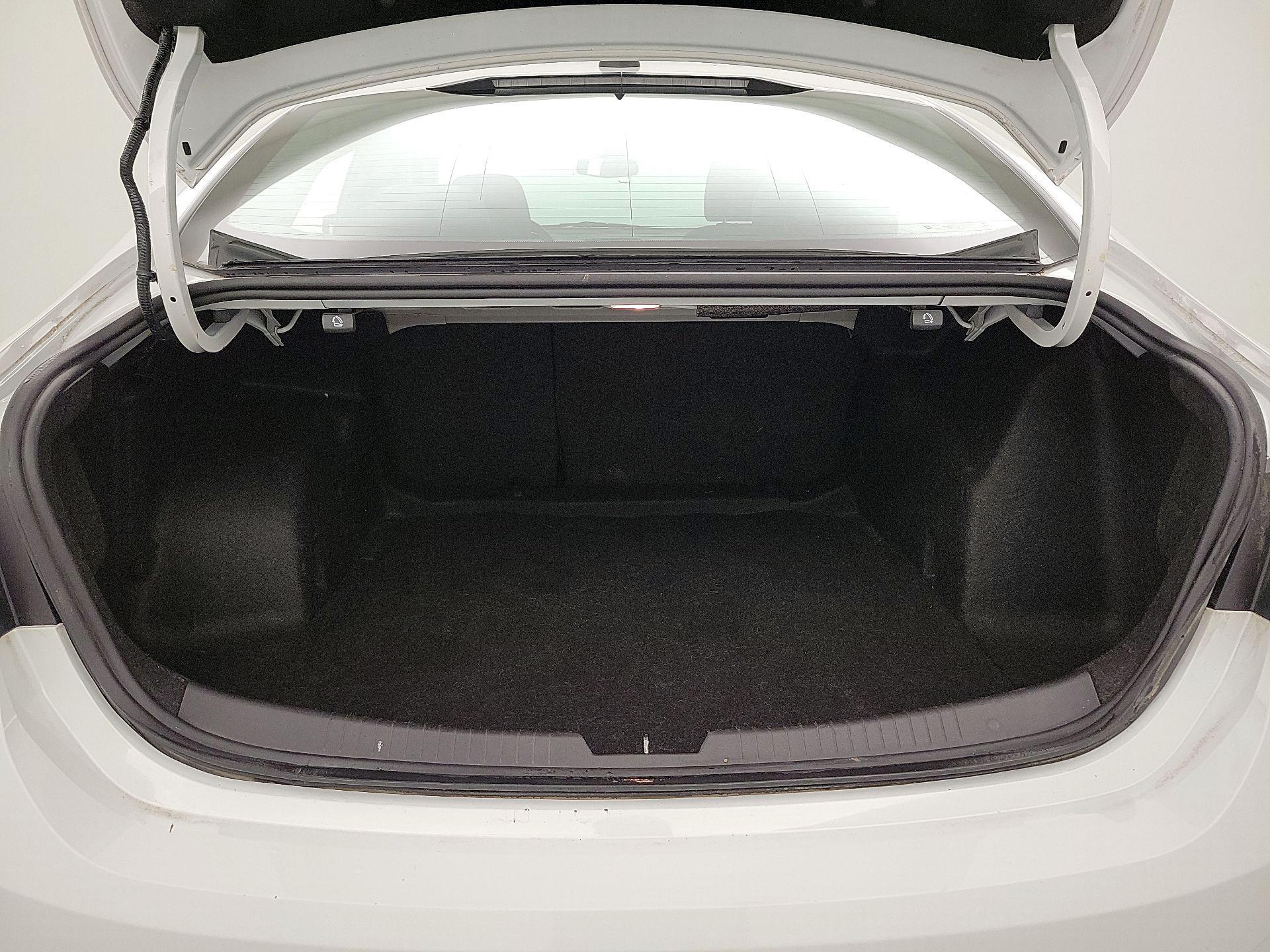 Thumbnail: 2019 Chevrolet Malibu - 20