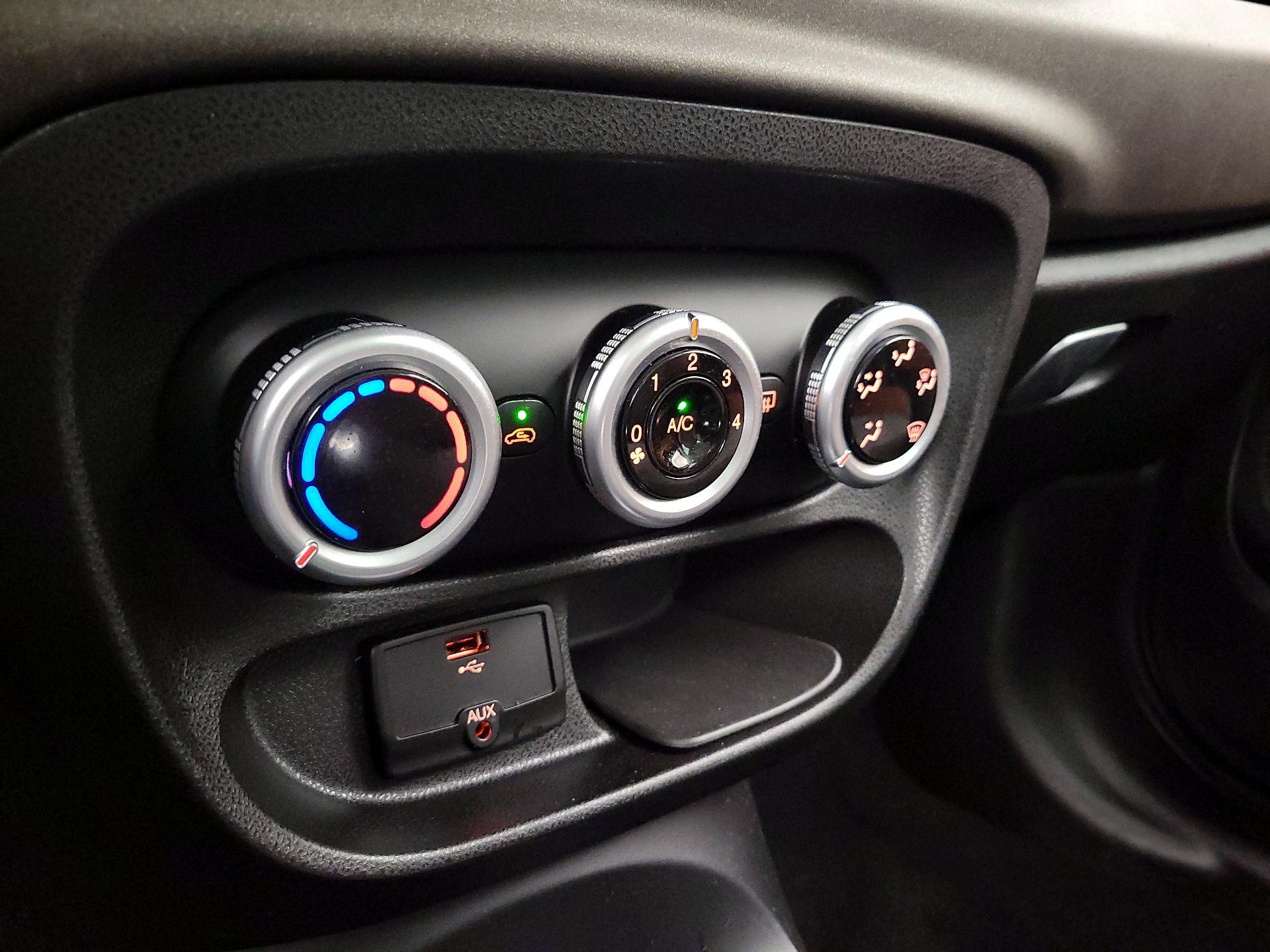 Thumbnail: 2015 Fiat 500L - 14