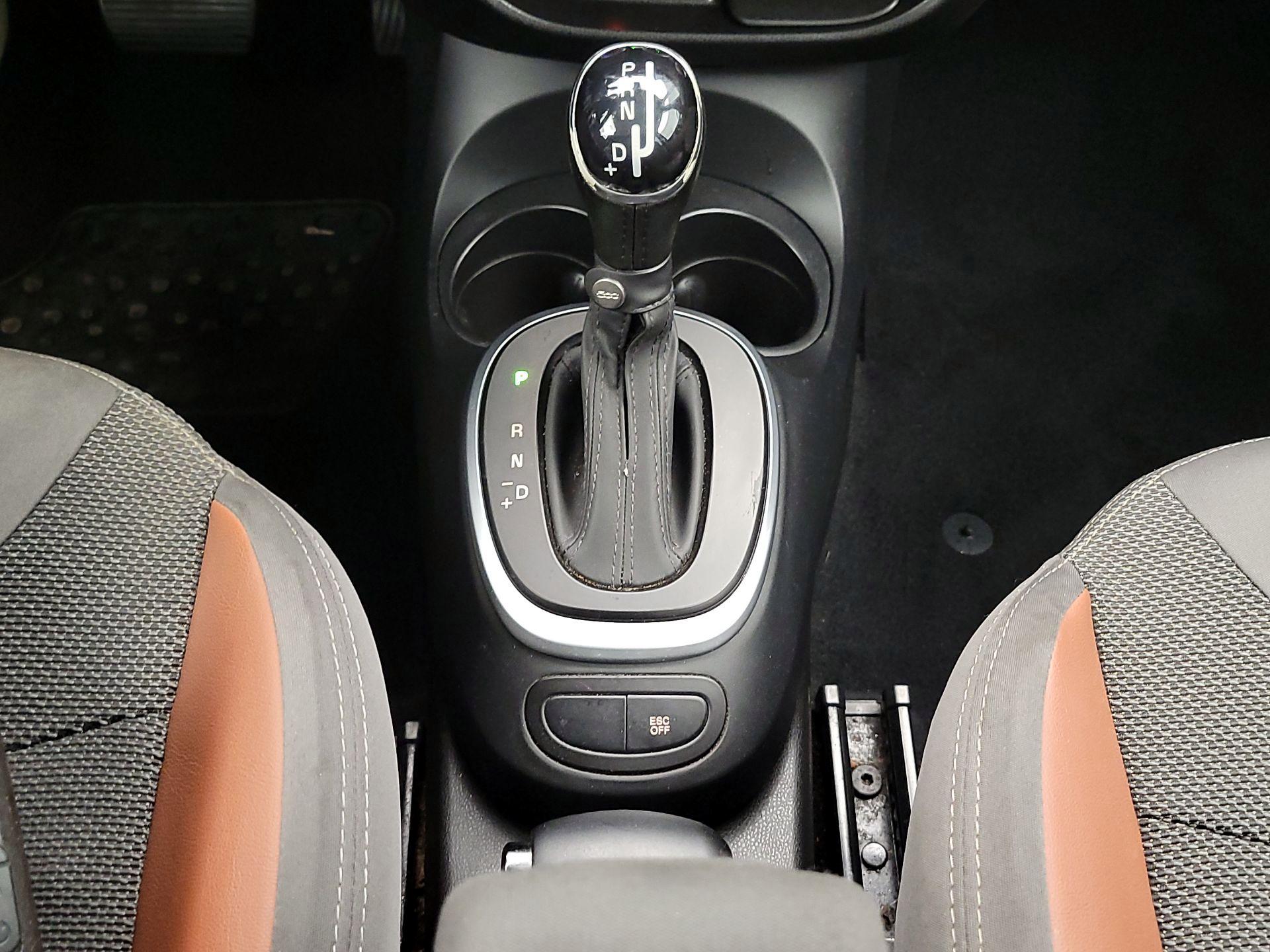 Thumbnail: 2015 Fiat 500L - 15