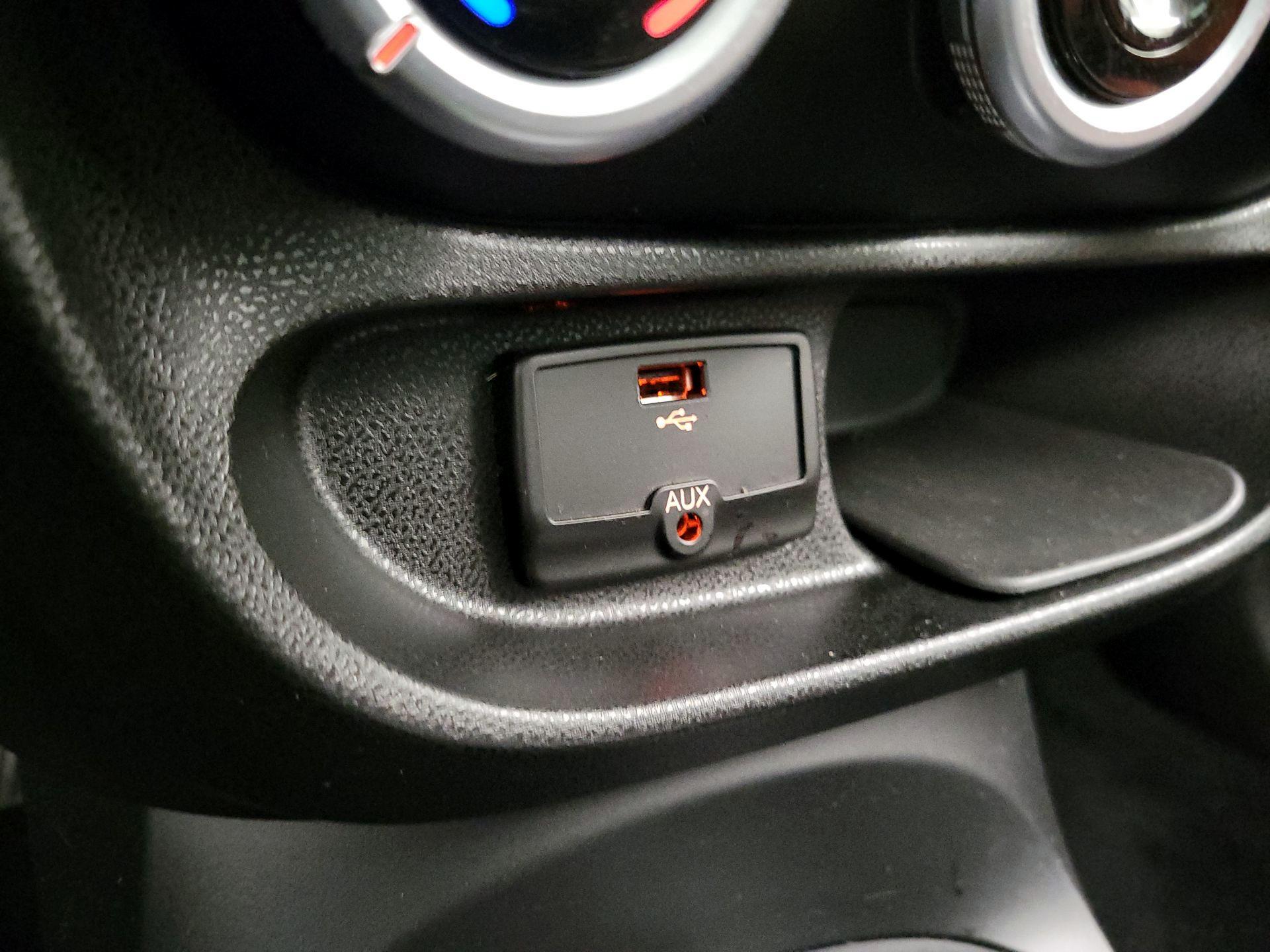 Thumbnail: 2015 Fiat 500L - 16