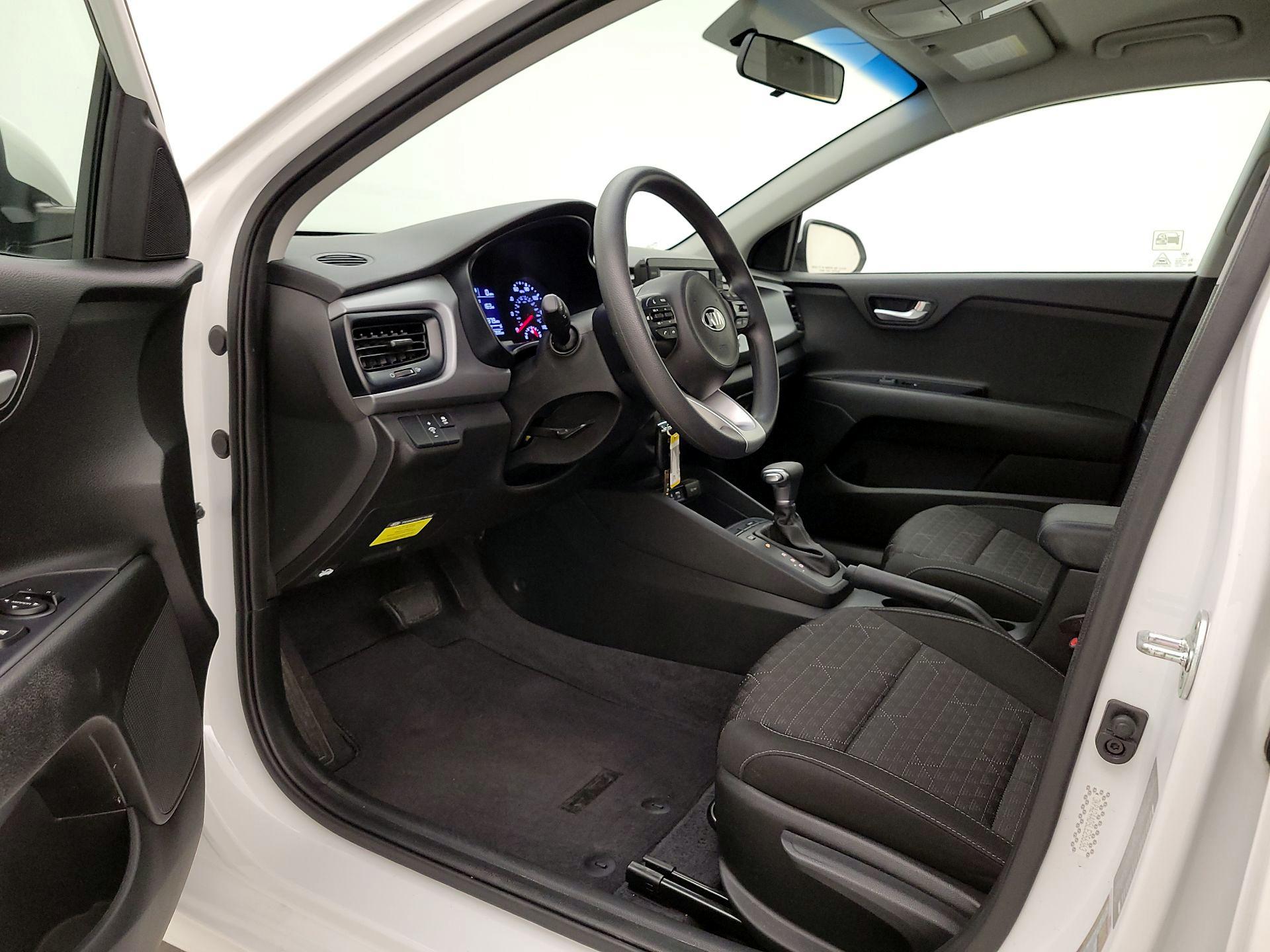 Thumbnail: 2020 Kia Rio - 11