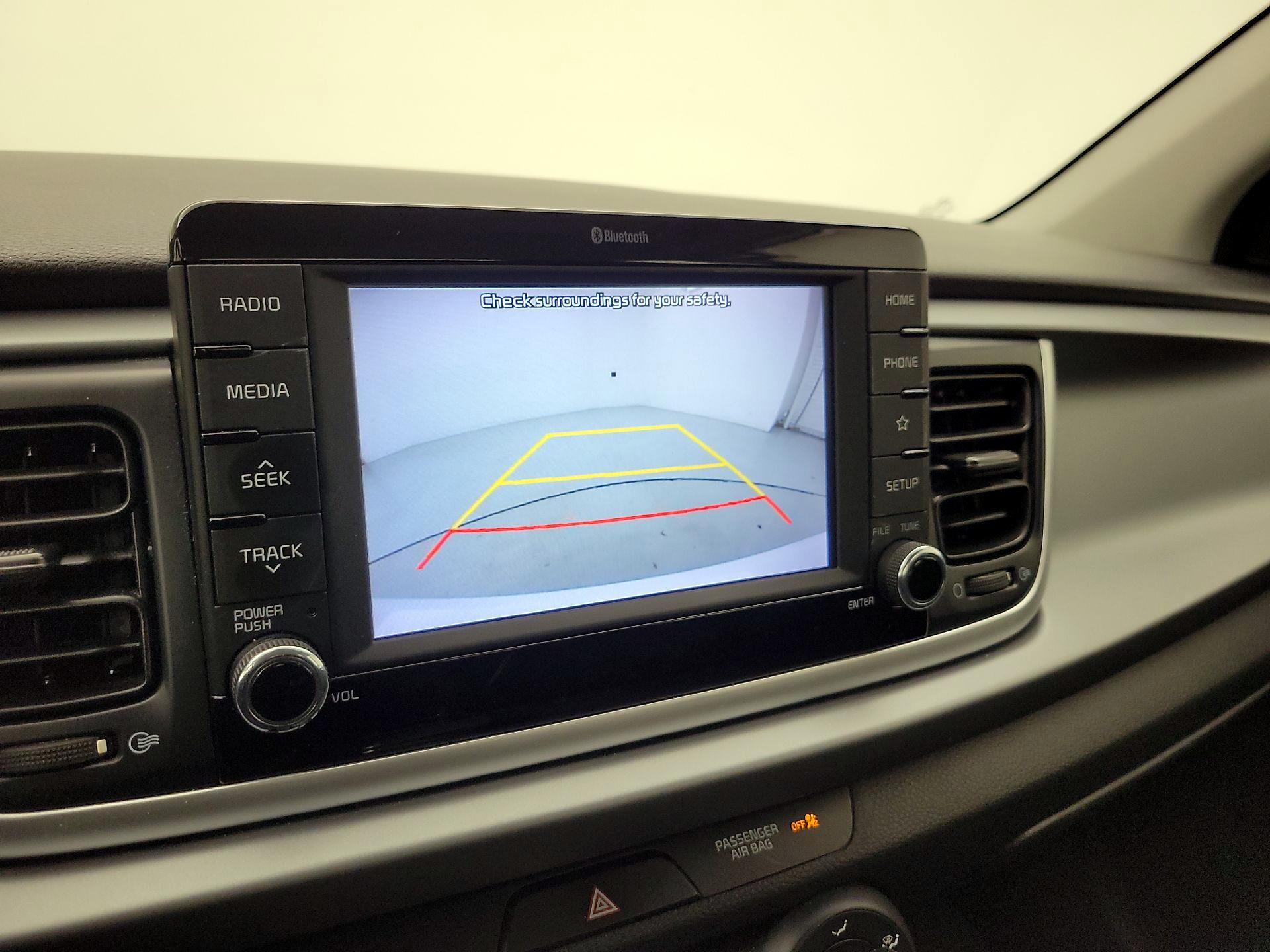 Thumbnail: 2020 Kia Rio - 14