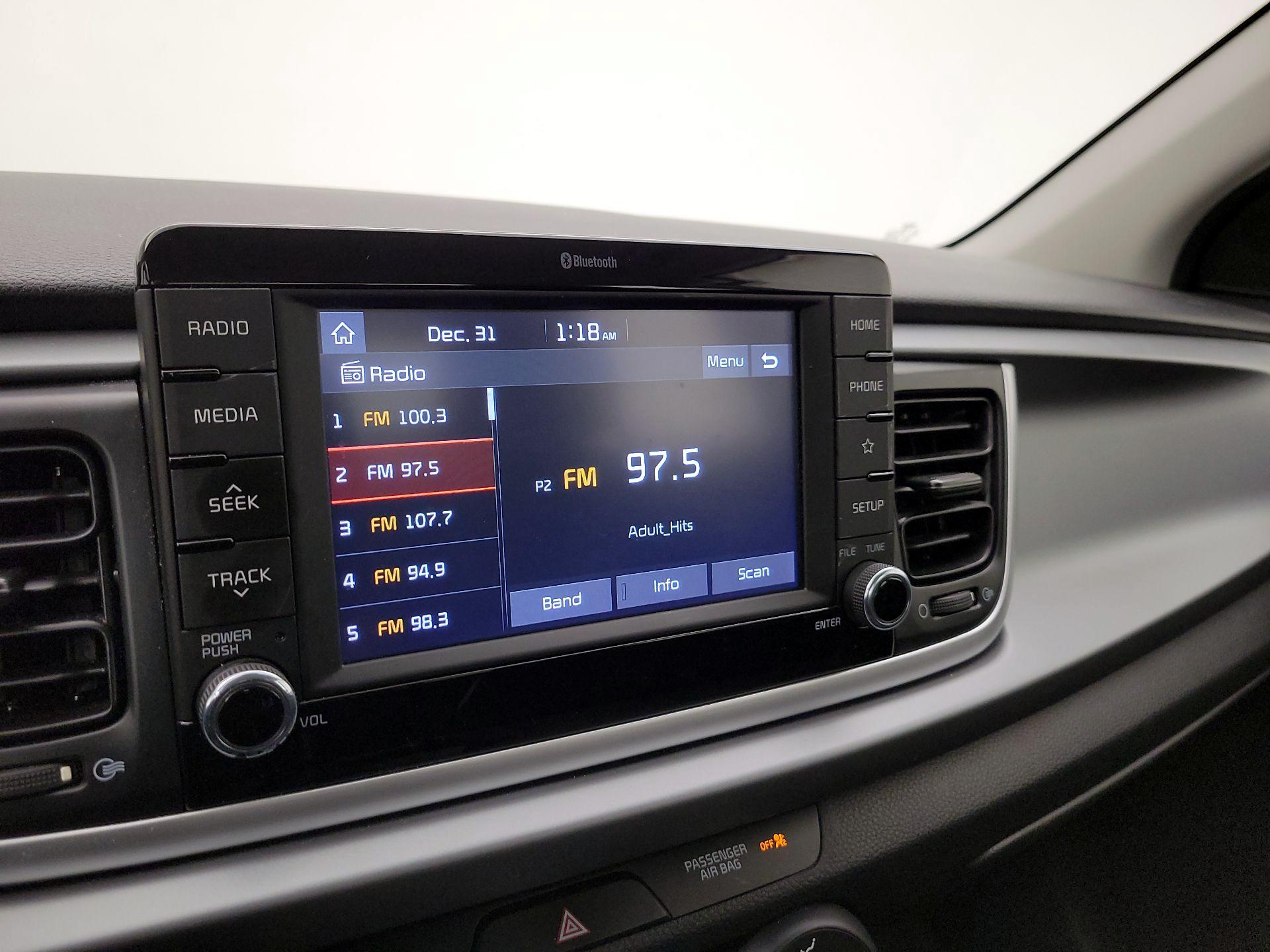 Thumbnail: 2020 Kia Rio - 15