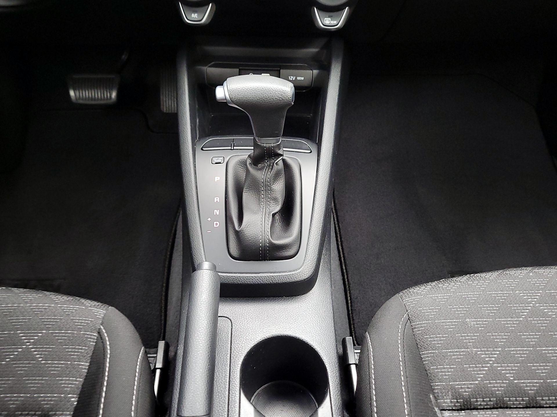 Thumbnail: 2020 Kia Rio - 17