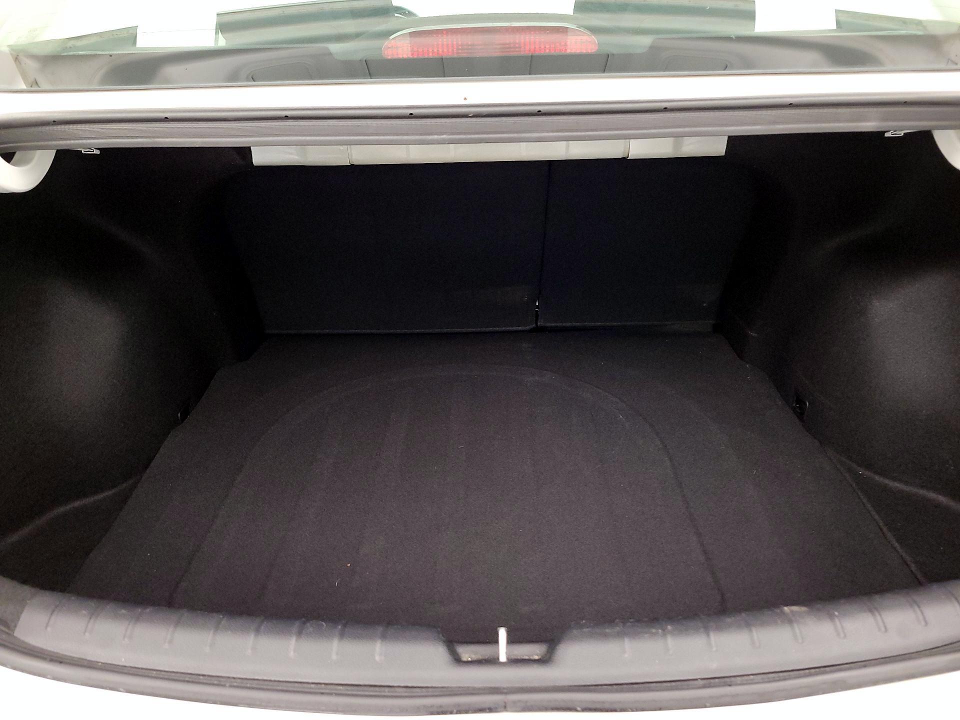 Thumbnail: 2020 Kia Rio - 20