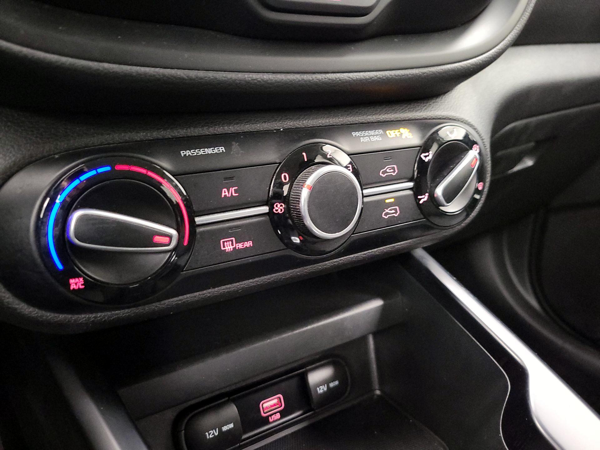 Thumbnail: 2020 Kia Soul - 16