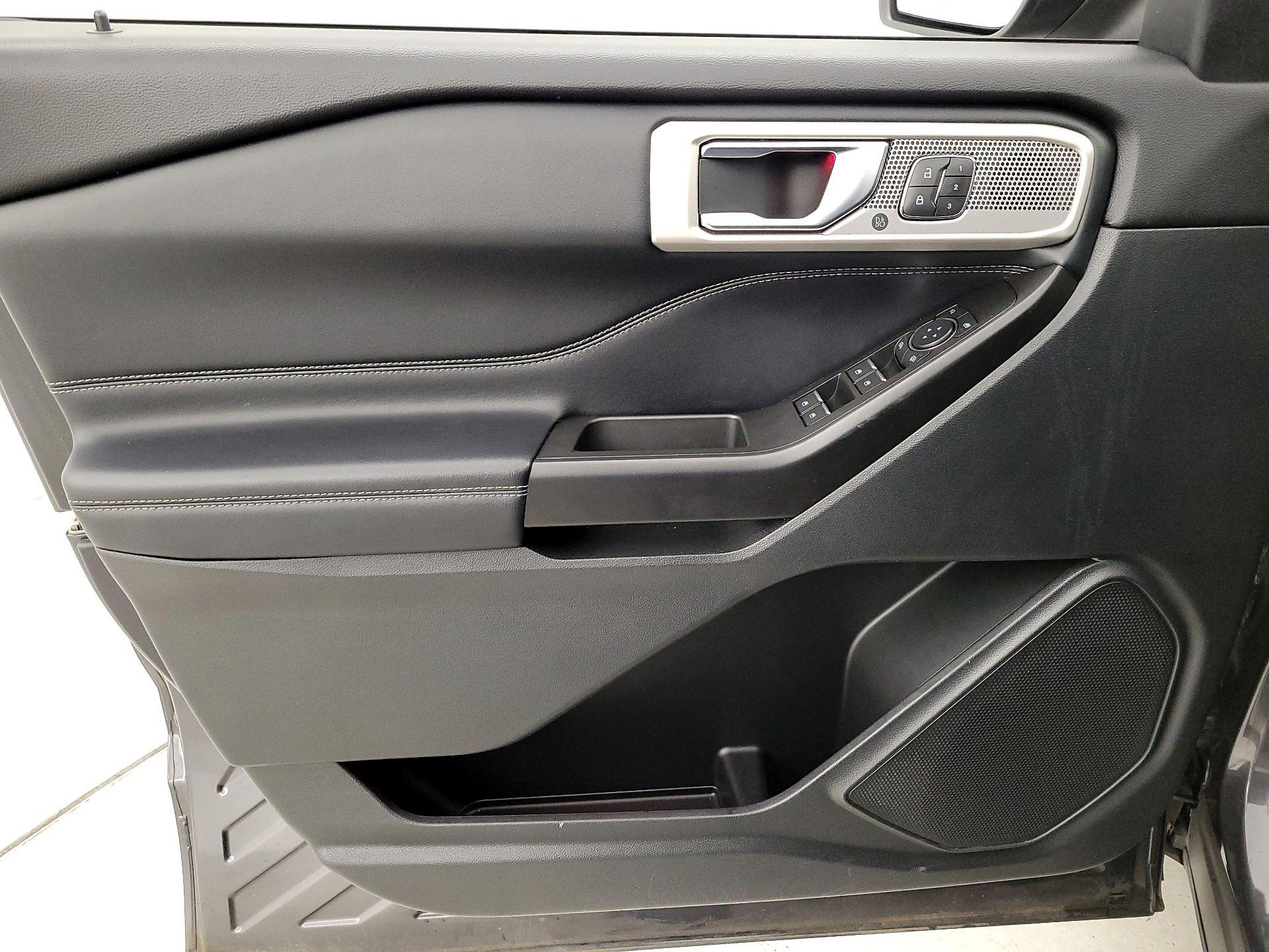 Thumbnail: 2020 Ford Explorer - 12