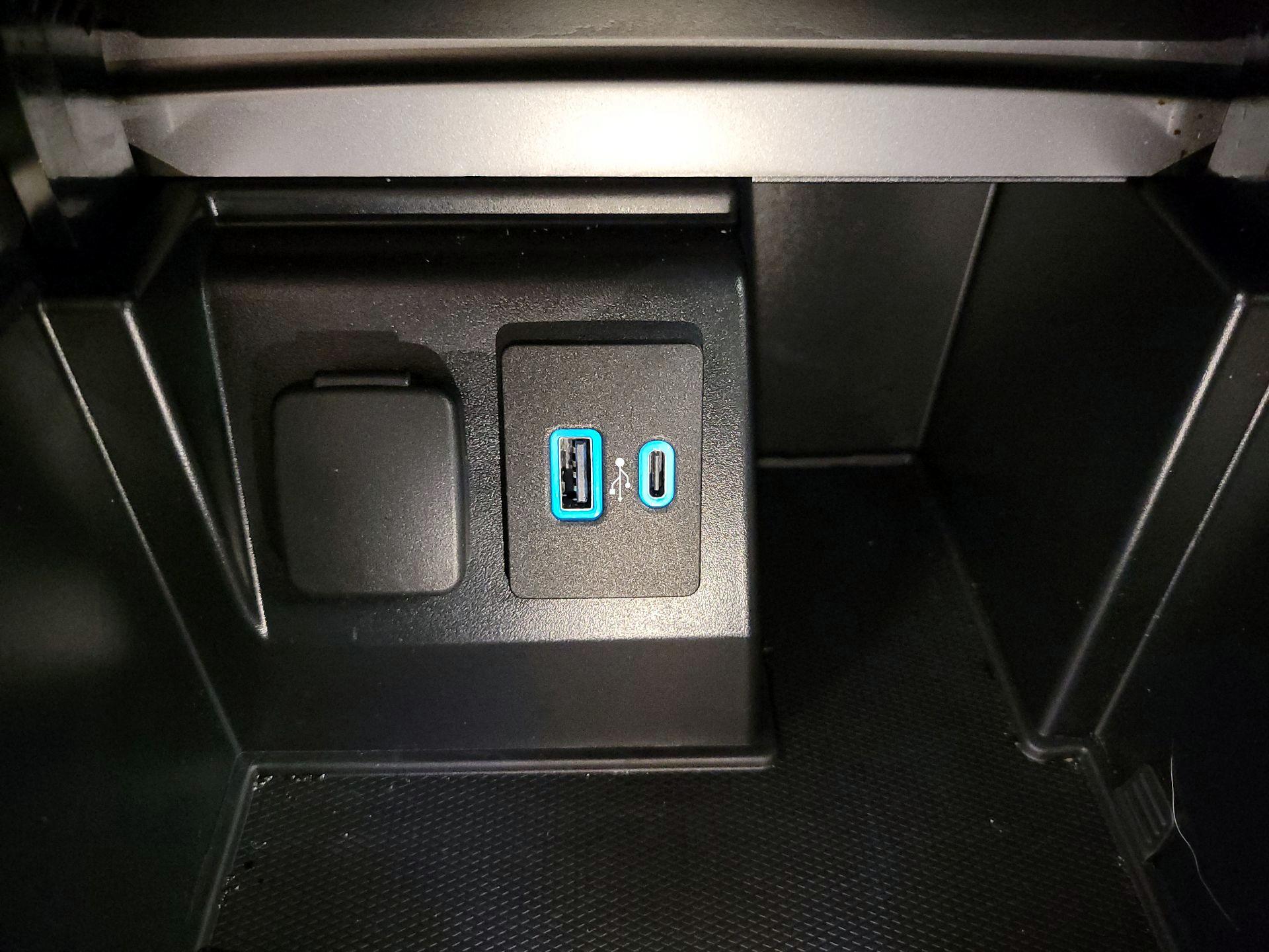 Thumbnail: 2020 Ford Explorer - 19